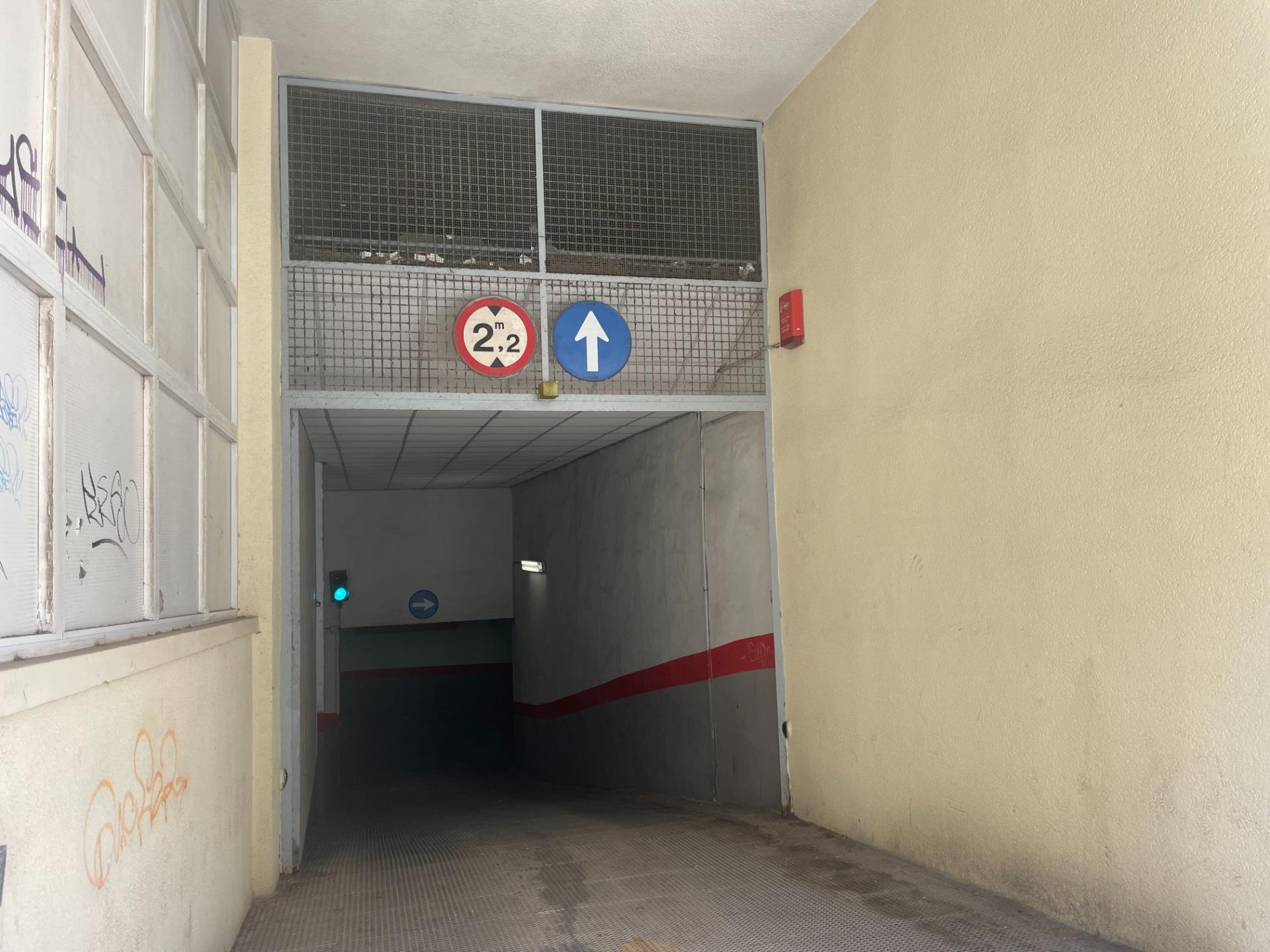 Parking en Torrevieja en la zona de Playa de los Locos – MH036