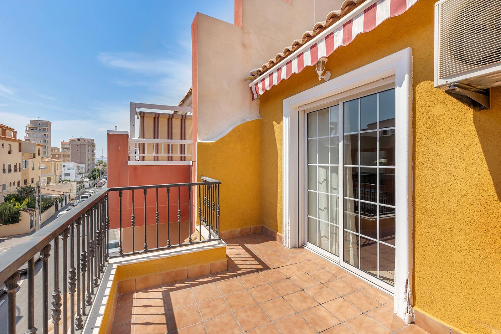 Ático en Torrevieja en la zona de Nueva Torrevieja – MH049