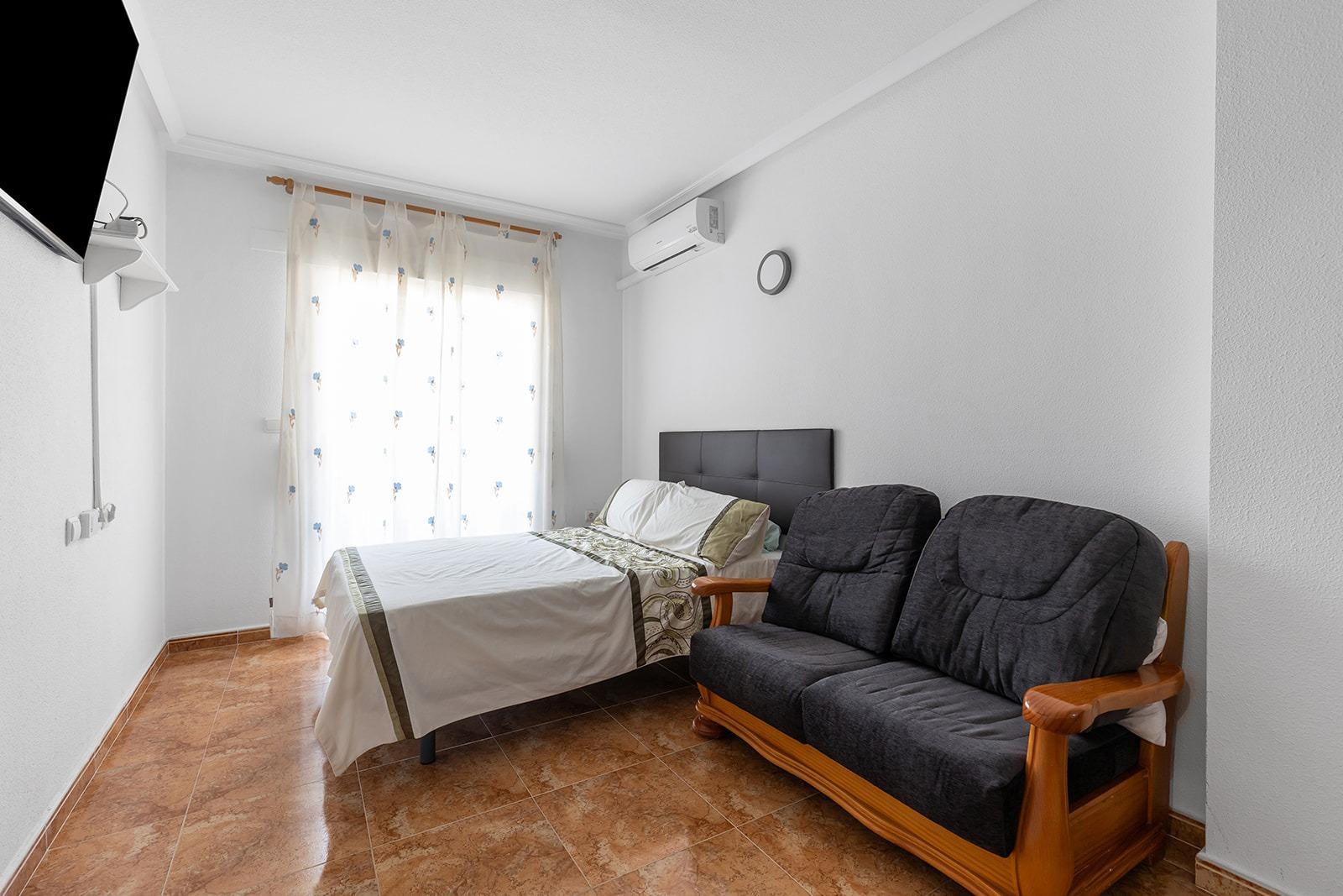 Estudio en Torrevieja en la zona de Centro – MH038