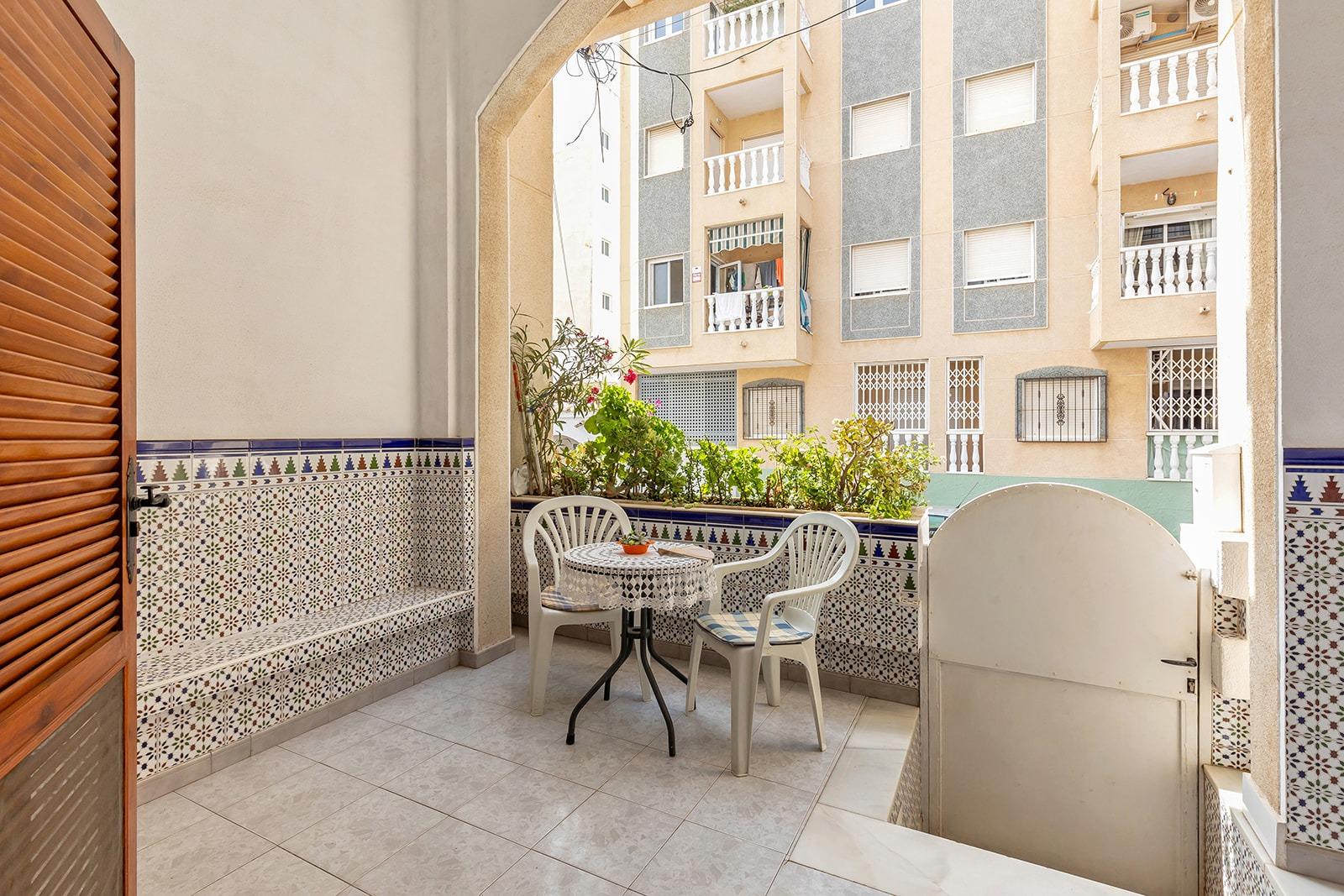 Planta baja en Torrevieja en la zona de Centro – MH039