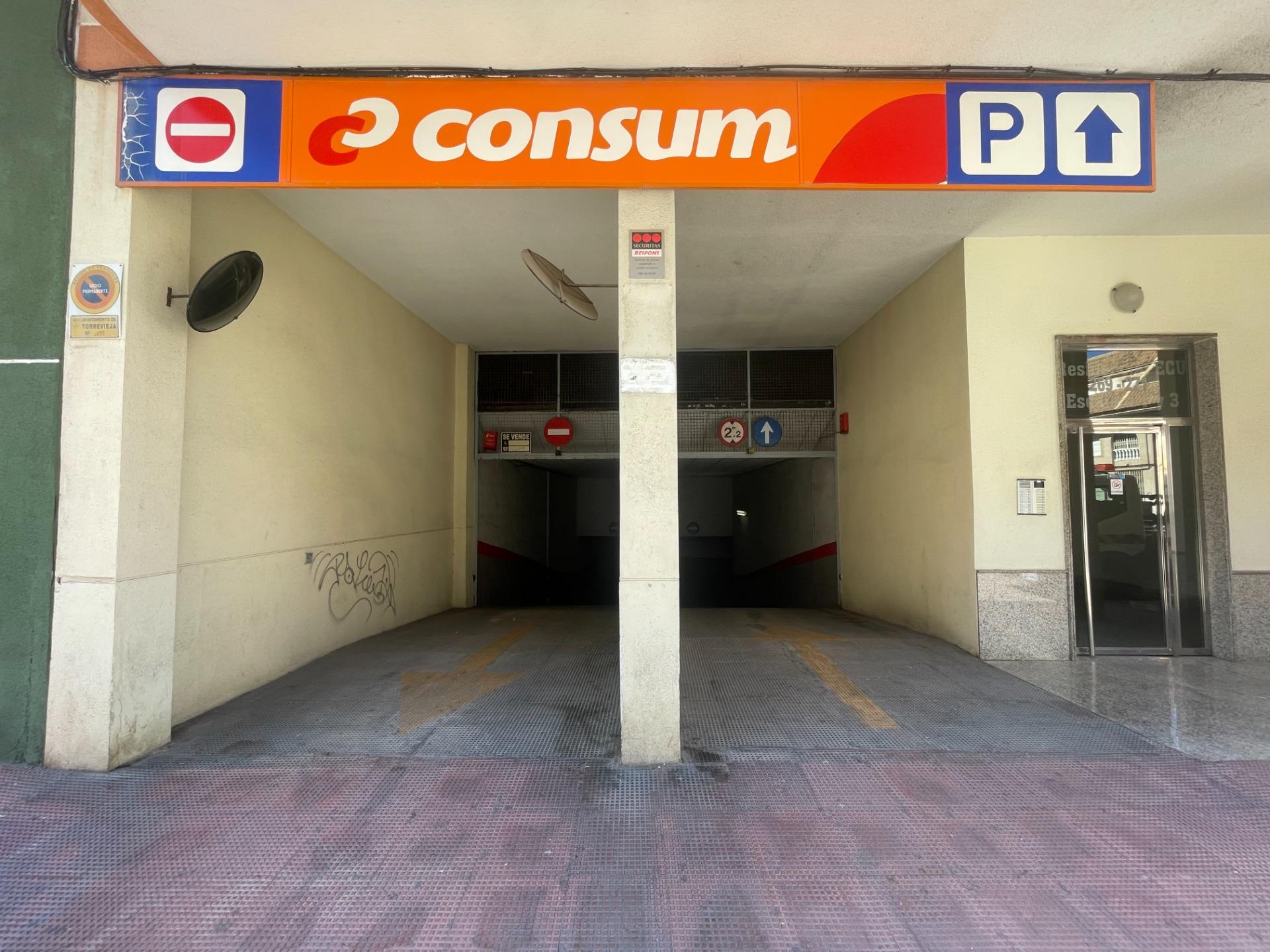 Parking en Torrevieja en la zona de Playa de los Locos – MH036