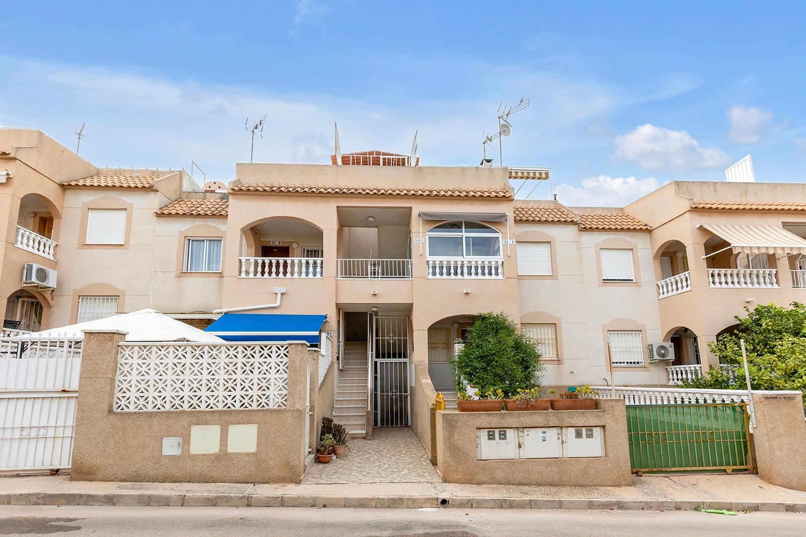 Bungalow en Torrevieja en la zona de Los Balcones – Los Altos del Edén – MH052