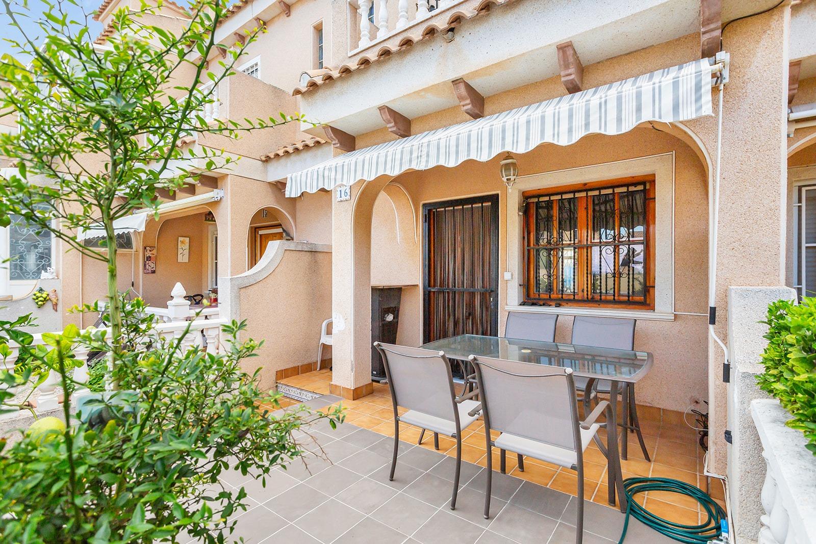 Casa Tipo Dúplex en Torrevieja en la zona de Aguas nuevas 2 – MH060