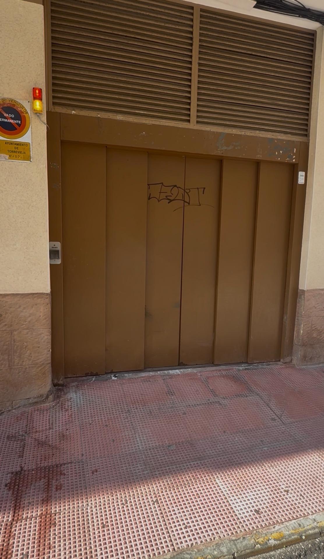 Parking en Torrevieja en la zona de Playa del Cura – MH063