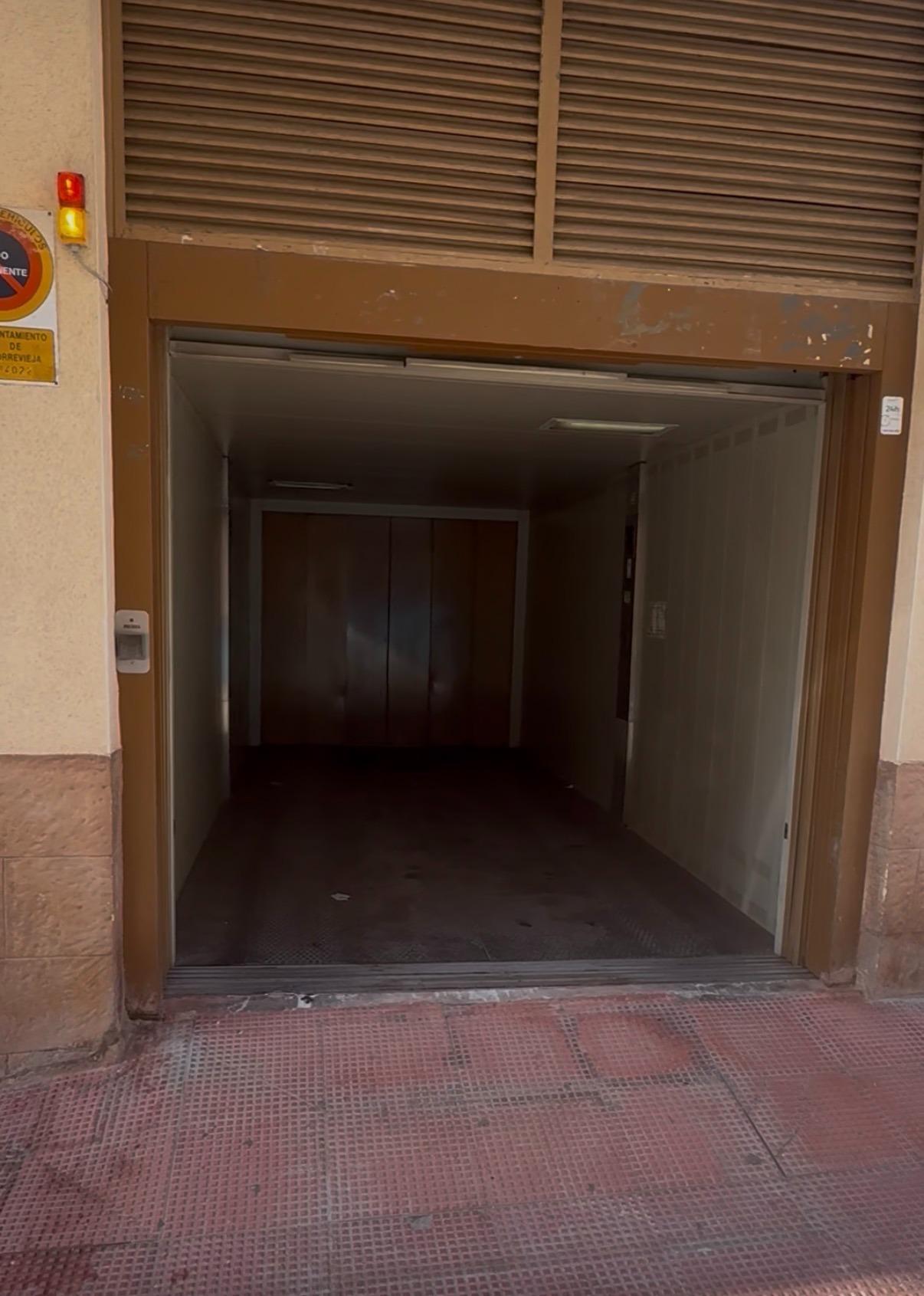 Parking en Torrevieja en la zona de Playa del Cura – MH063