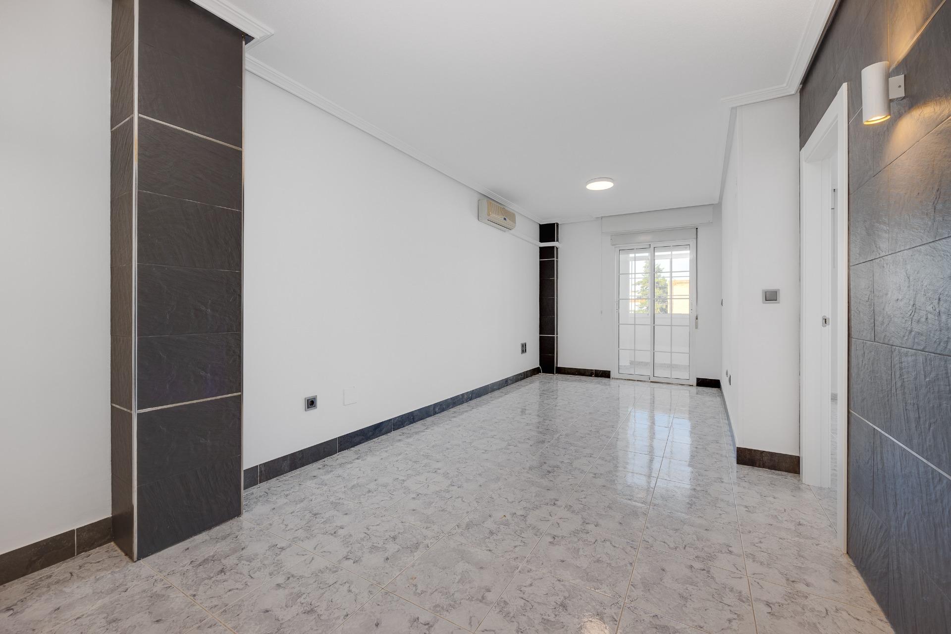 Apartamento en Torrevieja en la zona de Playa del Cura – MH068