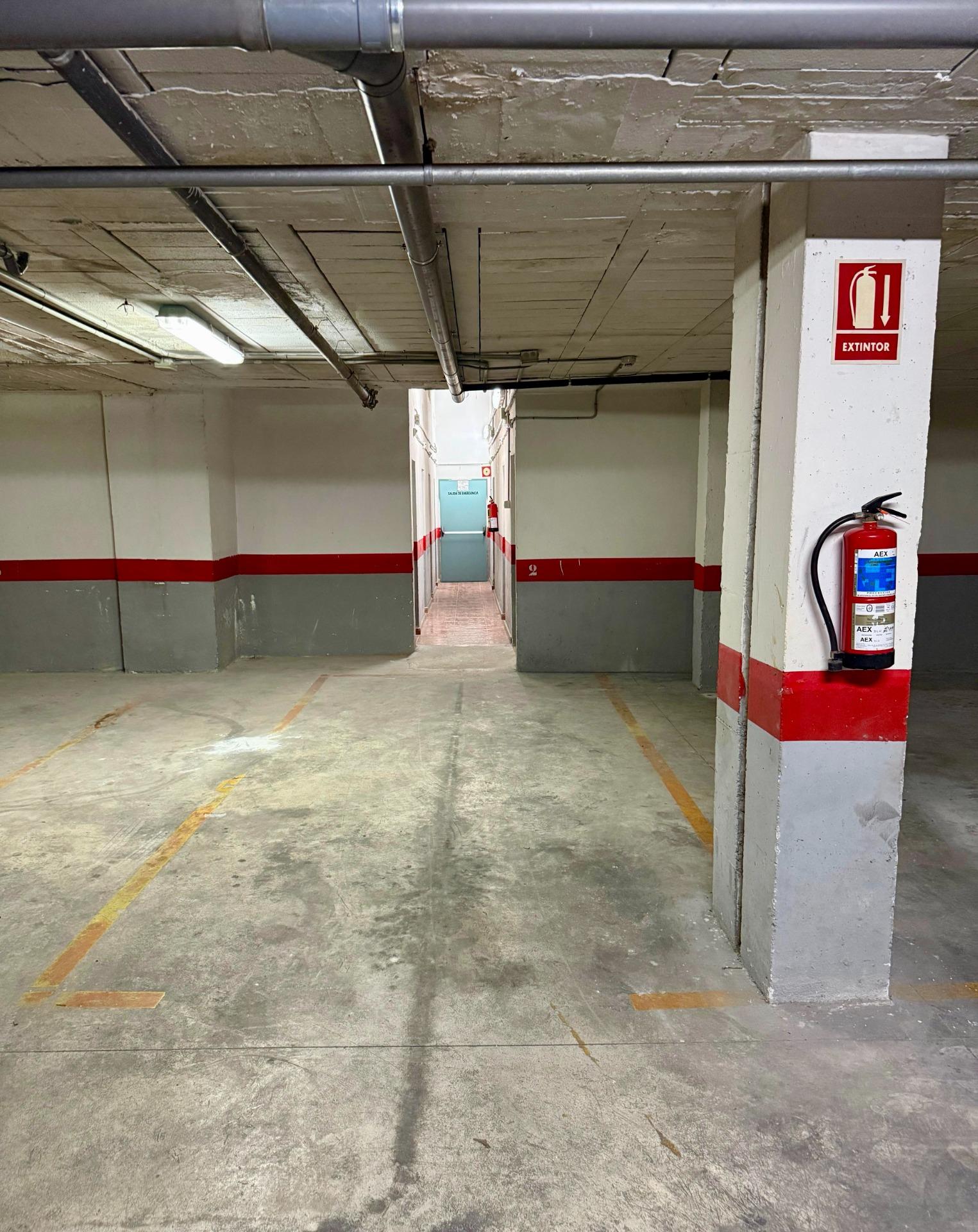 Parking en Torrevieja en la zona de Playa de los Locos – MH064