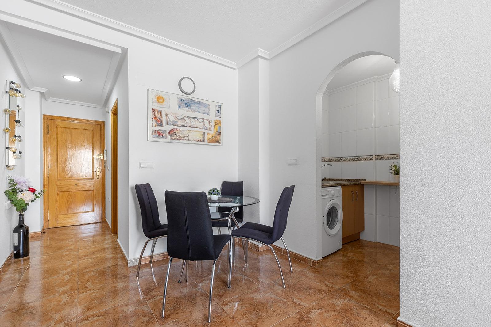 Estudio en Torrevieja en la zona de Centro – MH038