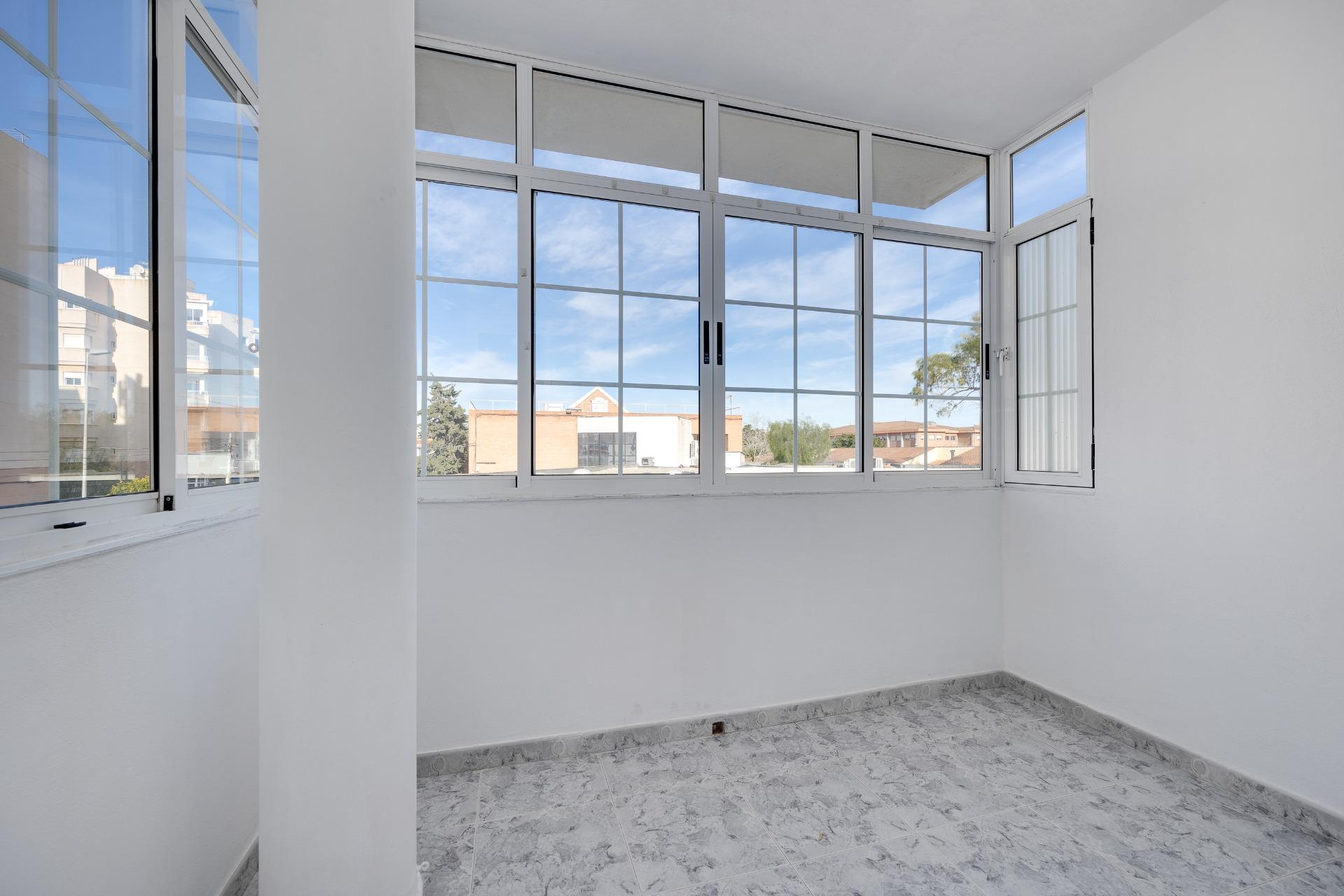 Apartamento en Torrevieja en la zona de Playa del Cura – MH068