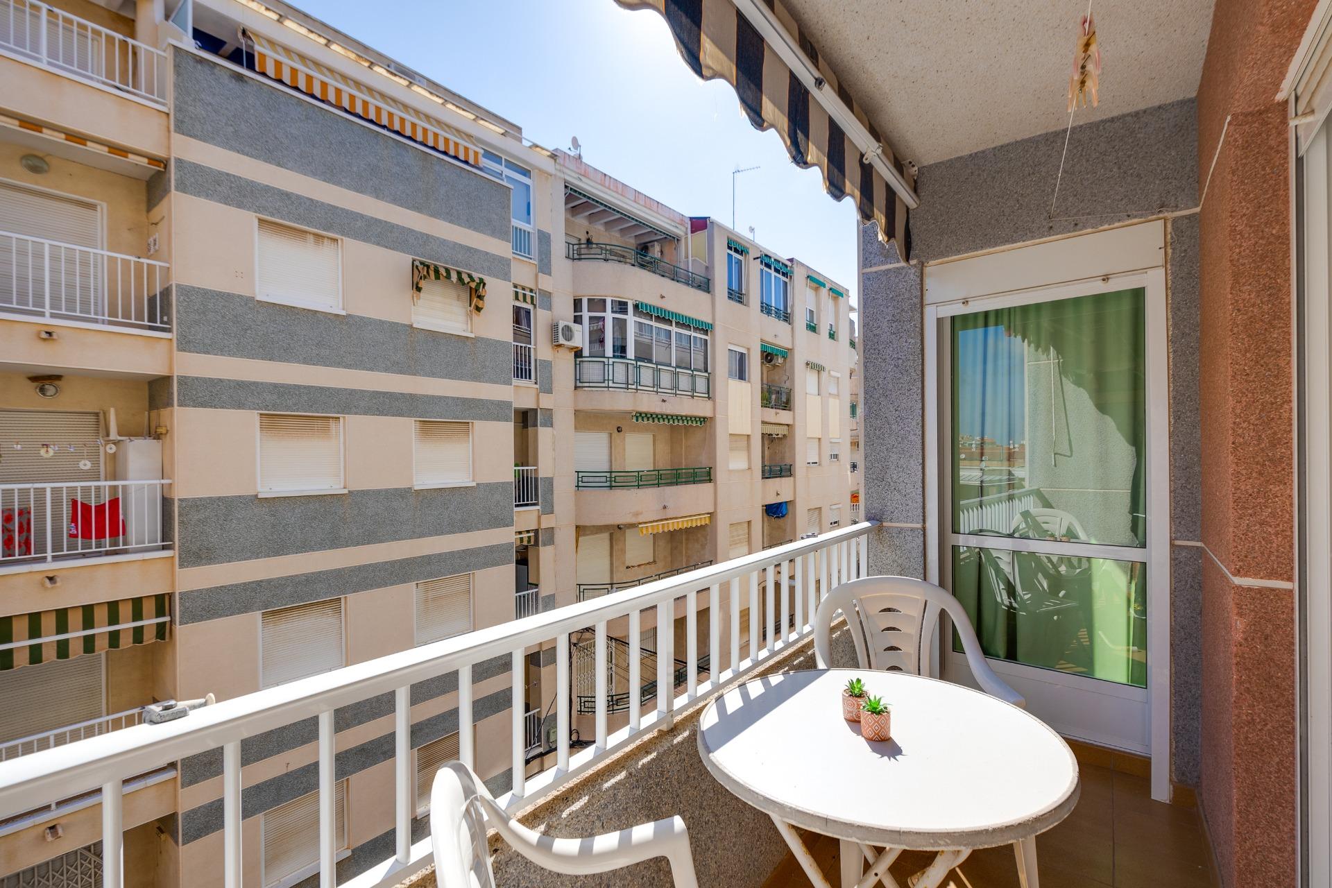 Apartamento en Torrevieja en la zona de Estacion de autobuses – MH075