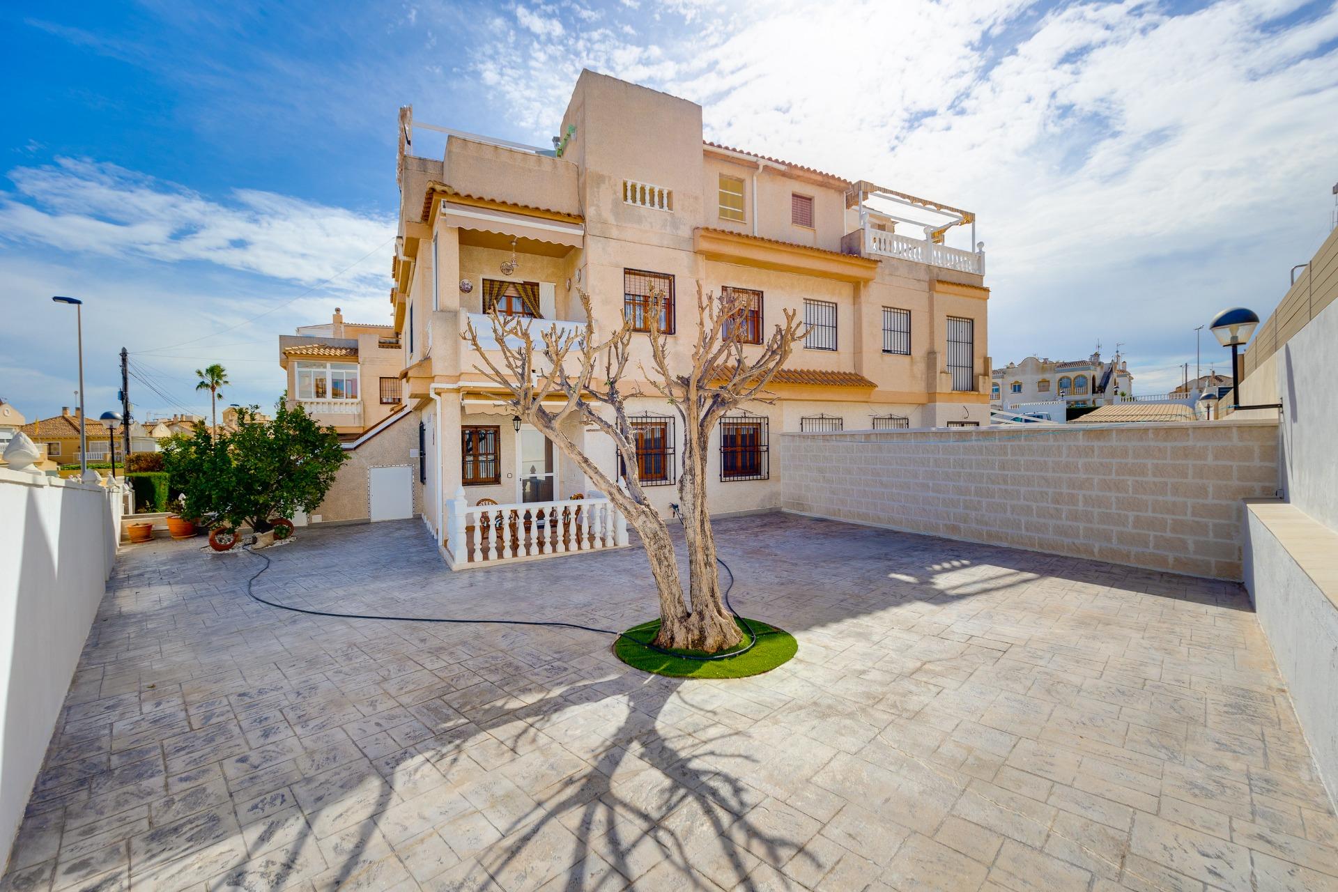 Planta baja en Torrevieja en la zona de Torreblanca – MH073