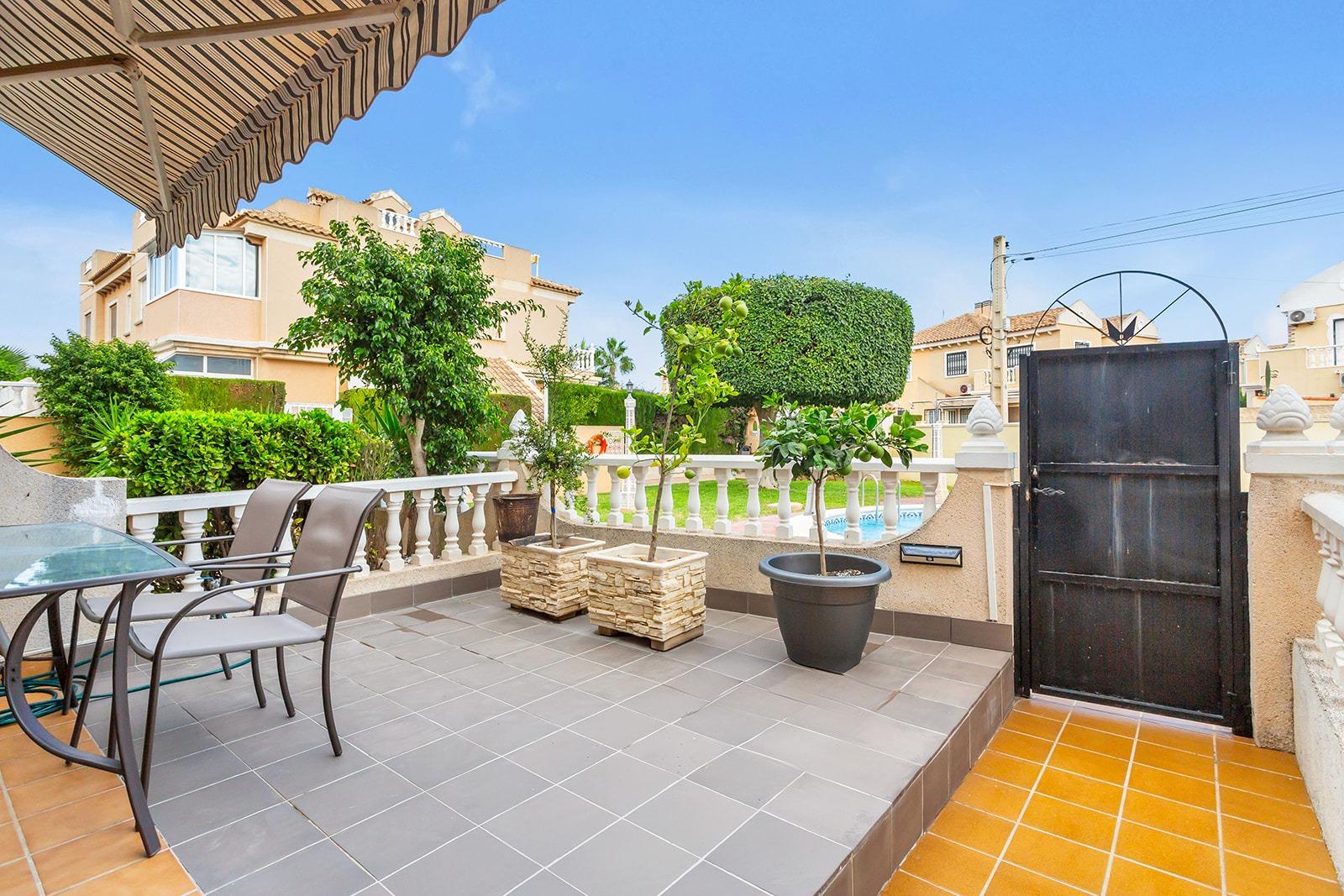 Casa Tipo Dúplex en Torrevieja en la zona de Aguas nuevas 2 – MH060