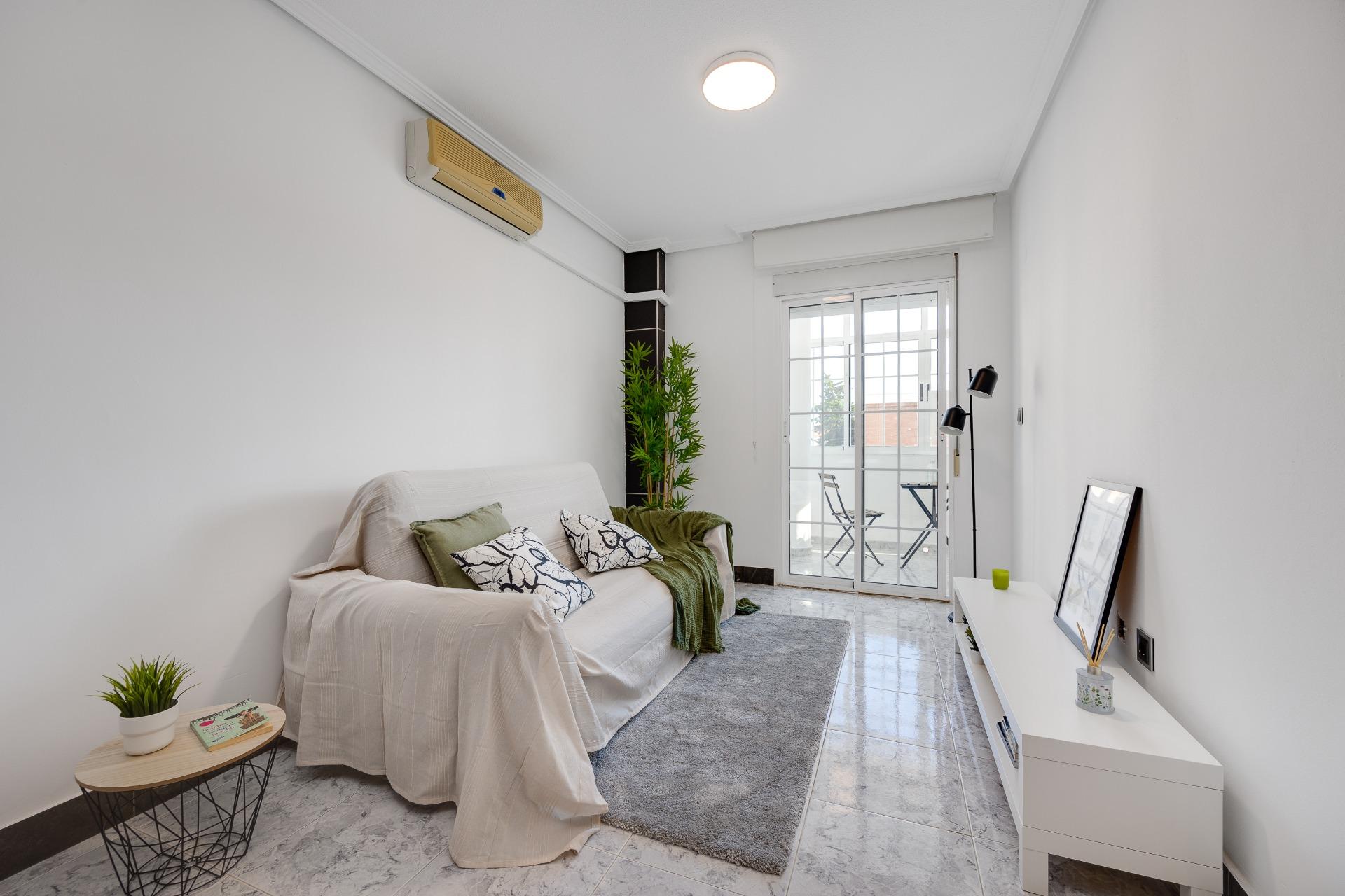 Apartamento en Torrevieja en la zona de Playa del Cura – MH068