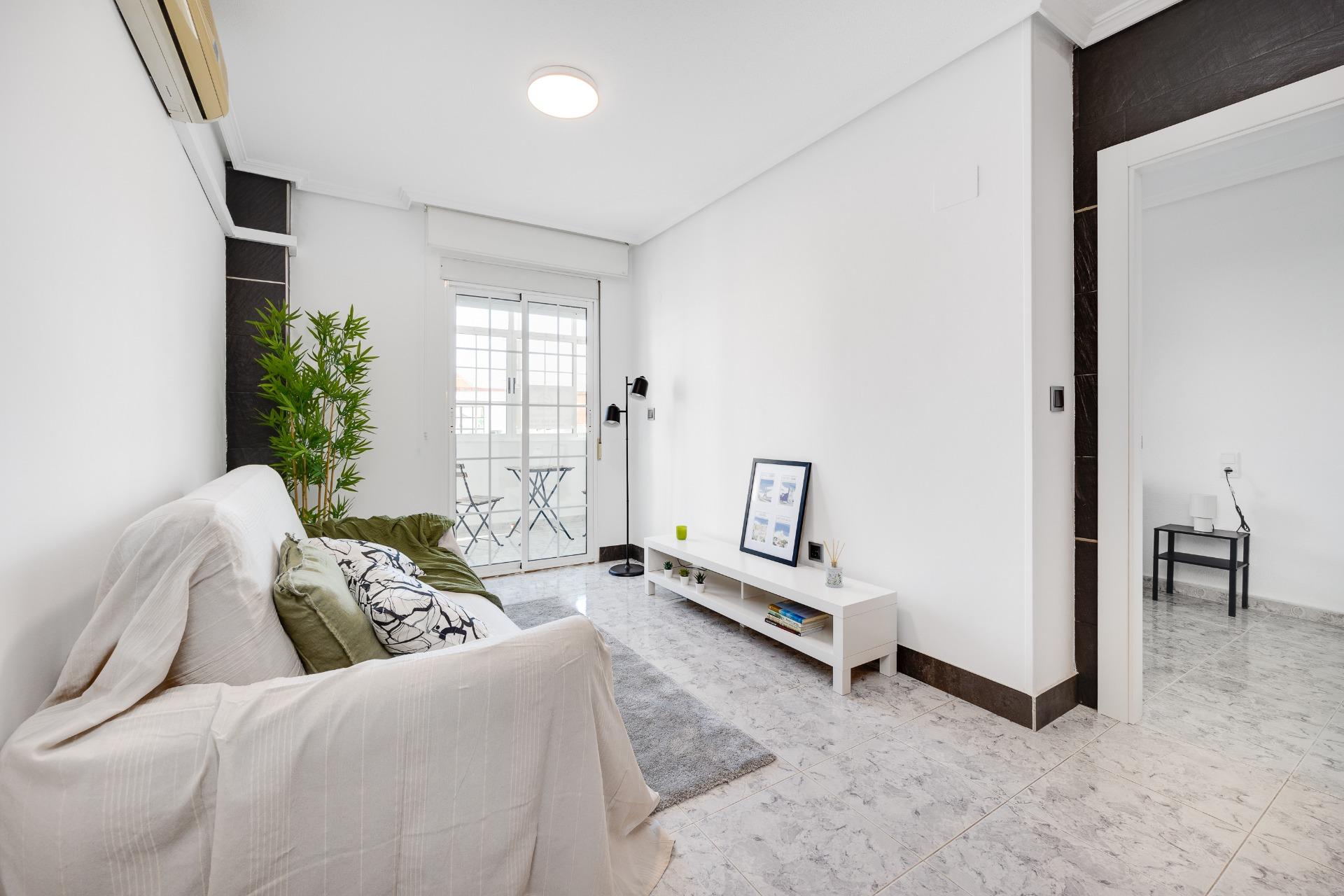 Apartamento en Torrevieja en la zona de Playa del Cura – MH068