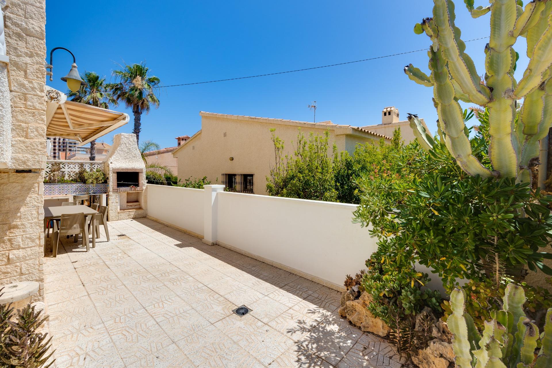 Adosado en Torrevieja en la zona de La Mata – MH085