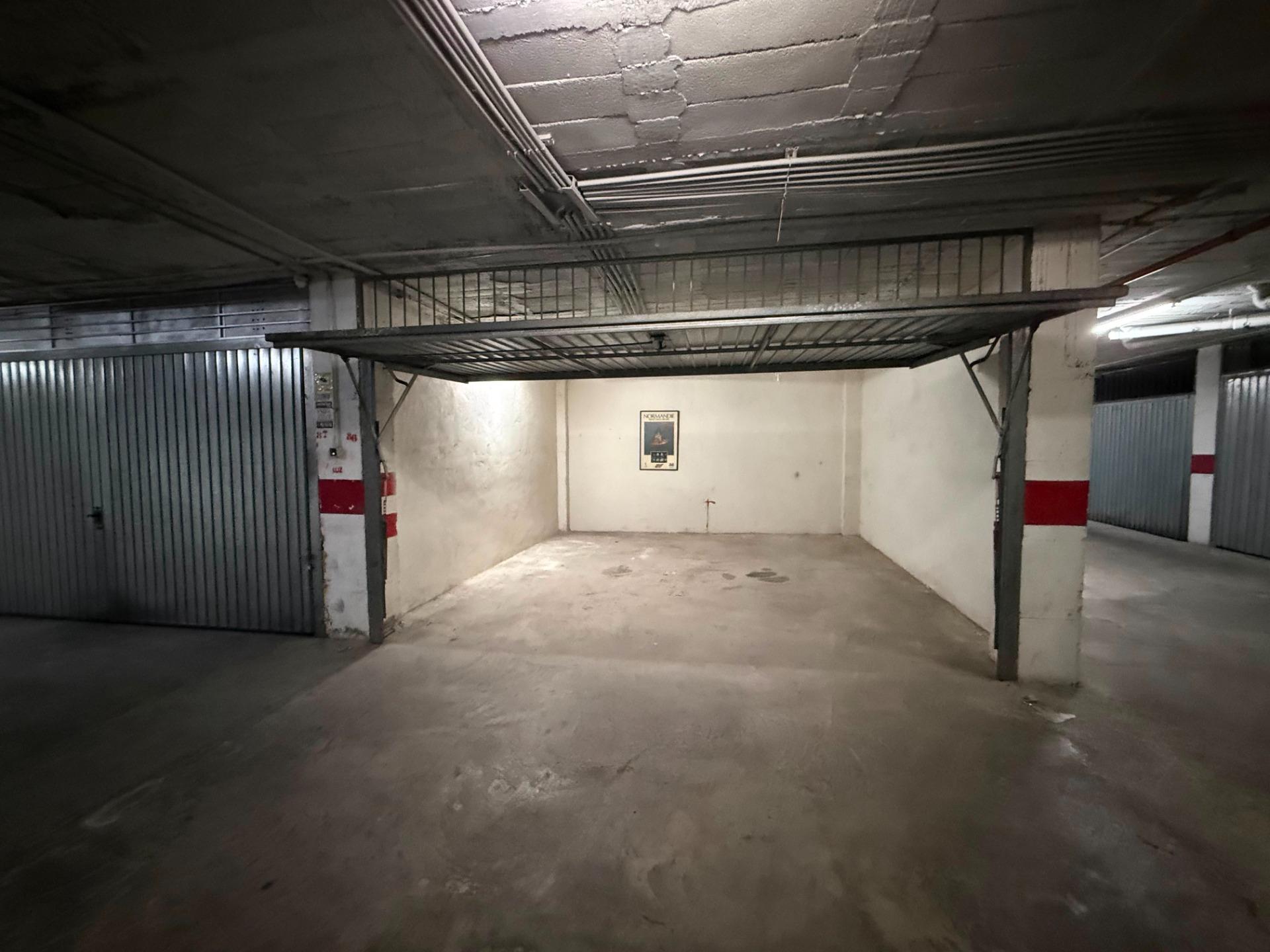 Parking en Torrevieja en la zona de Playa de los Locos – MH096