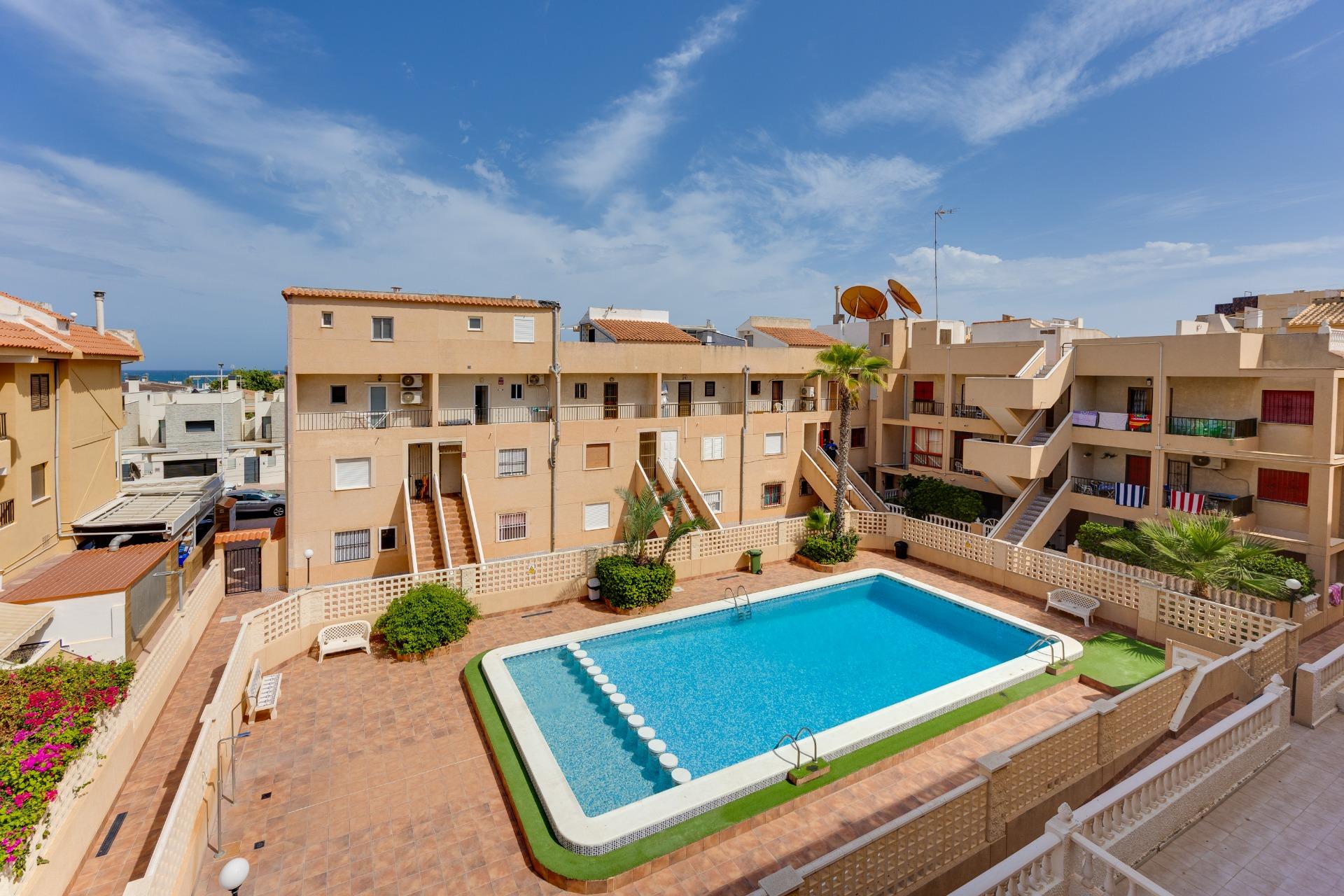 Ático en Torrevieja en la zona de Los Europeos – MH098