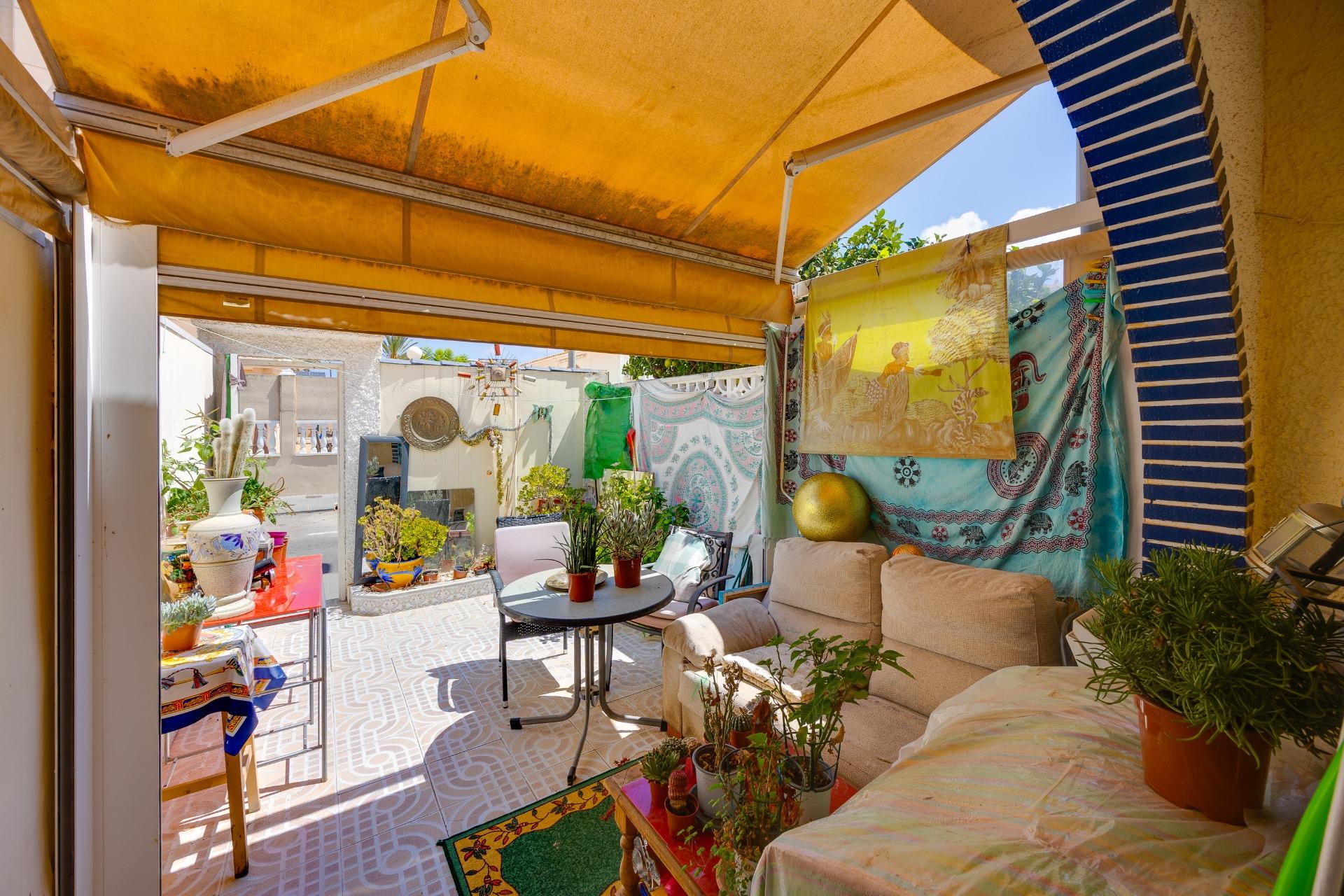 Bungalow en Torrevieja en la zona de Nueva Torrevieja – MH094