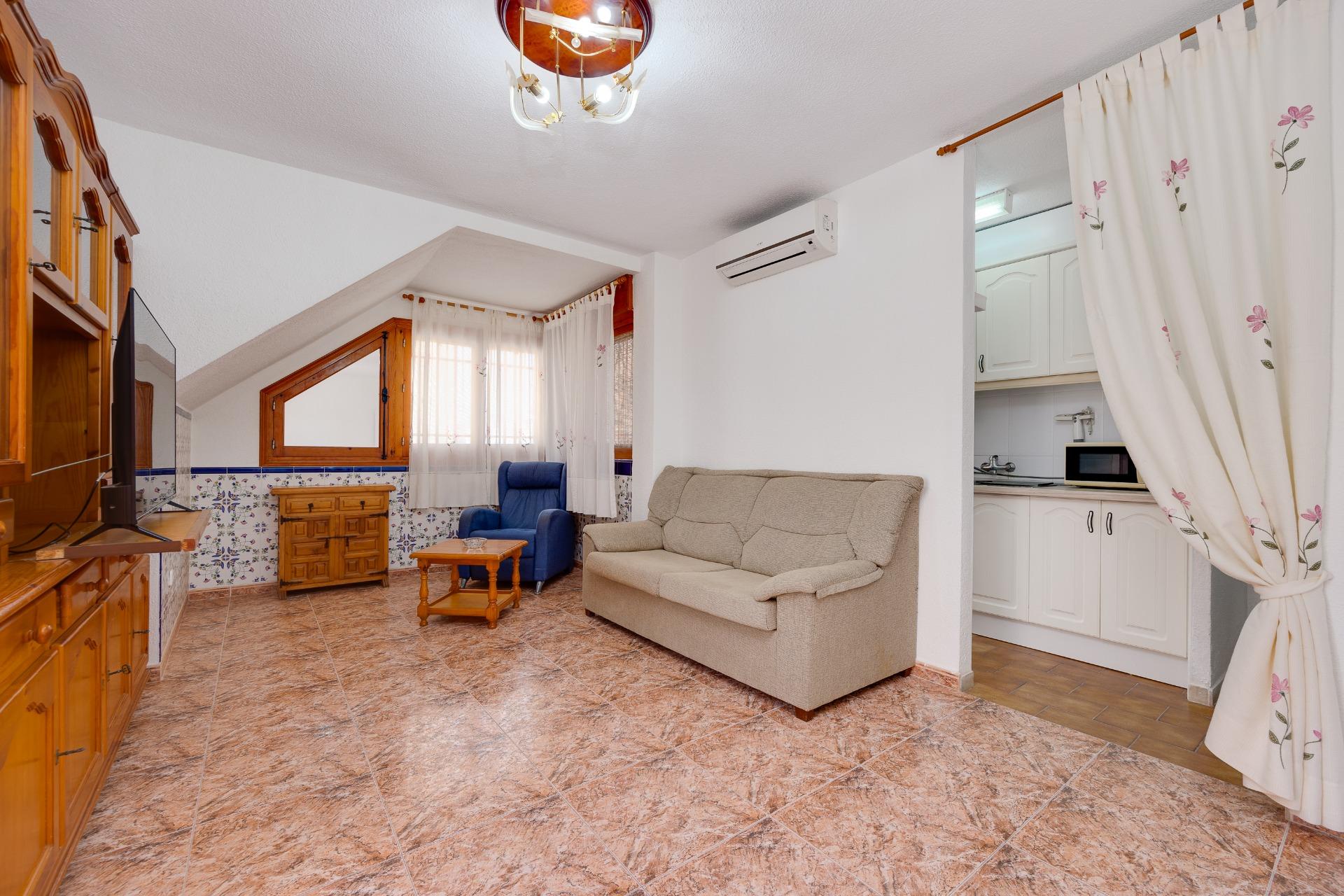 Apartamento en Torrevieja en la zona de La Mata – MH087