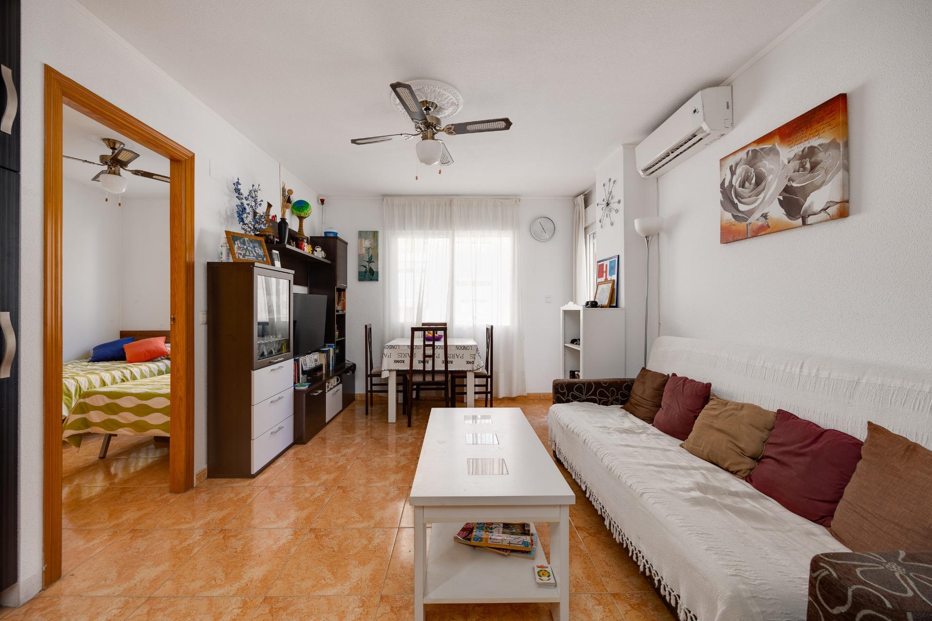 Apartamento en Torrevieja en la zona de Centro – MH088