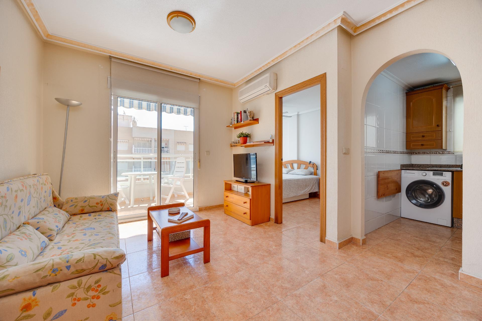 Apartamento en Torrevieja en la zona de Centro – MH091