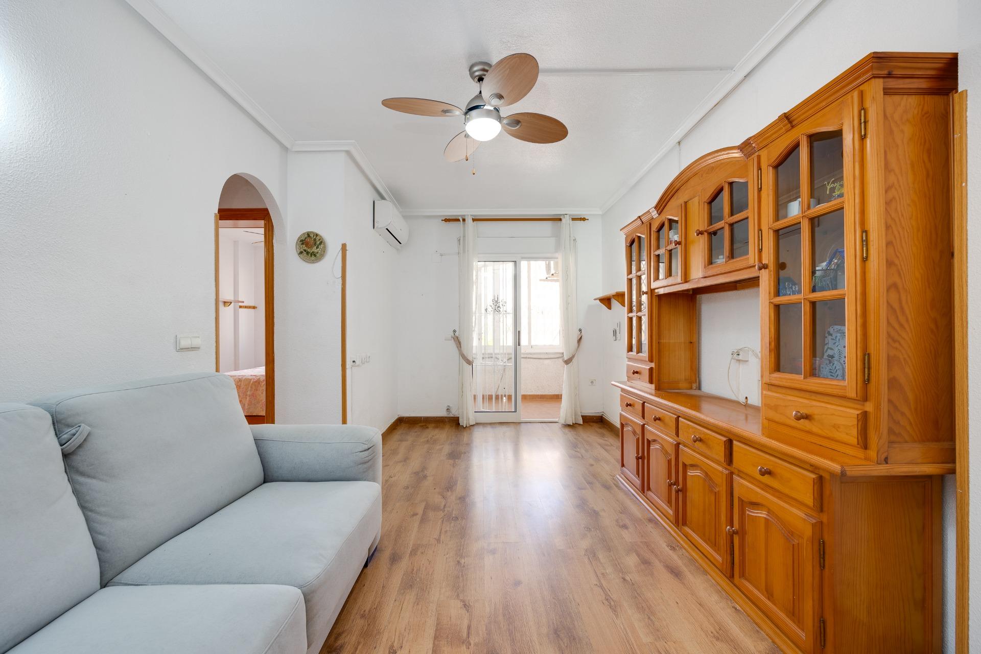 Apartamento en Torrevieja en la zona de El molino – MH080
