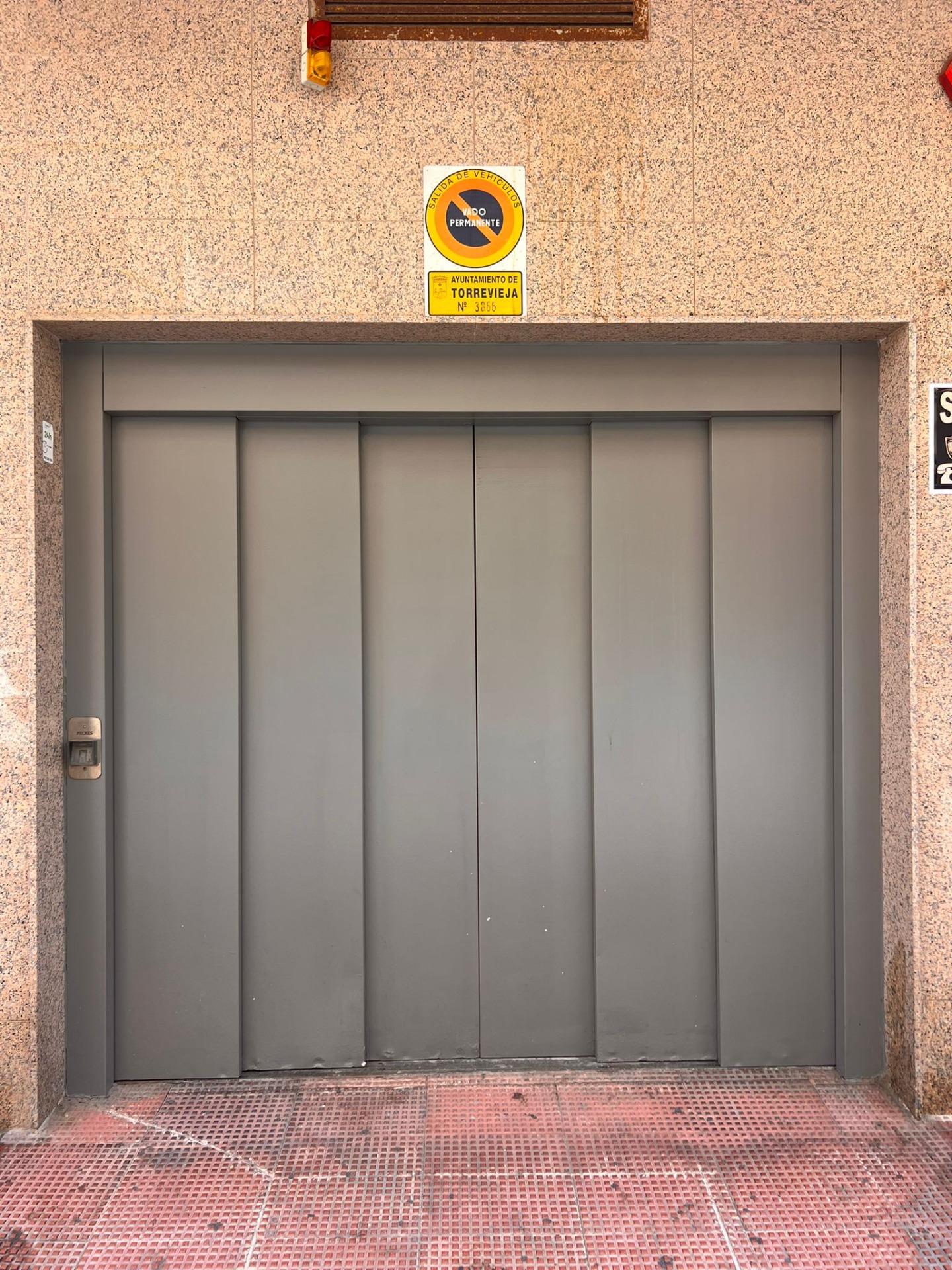 Parking en Torrevieja en la zona de Centro – MH081