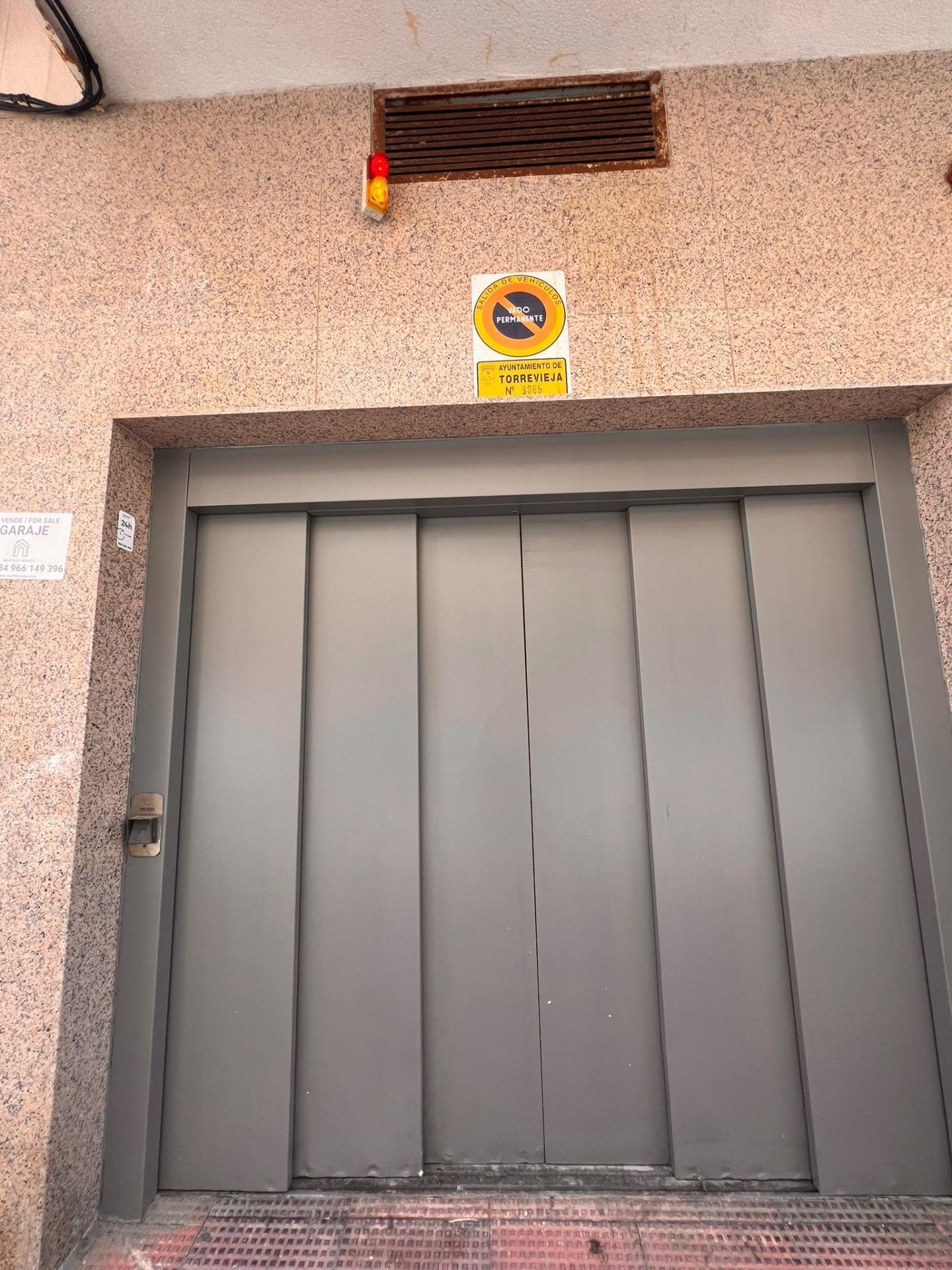 Parking en Torrevieja en la zona de Centro – MH082