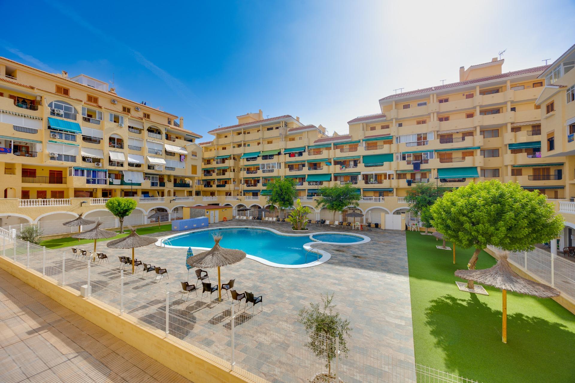 Planta baja en Torrevieja en la zona de Los Europeos – MH100