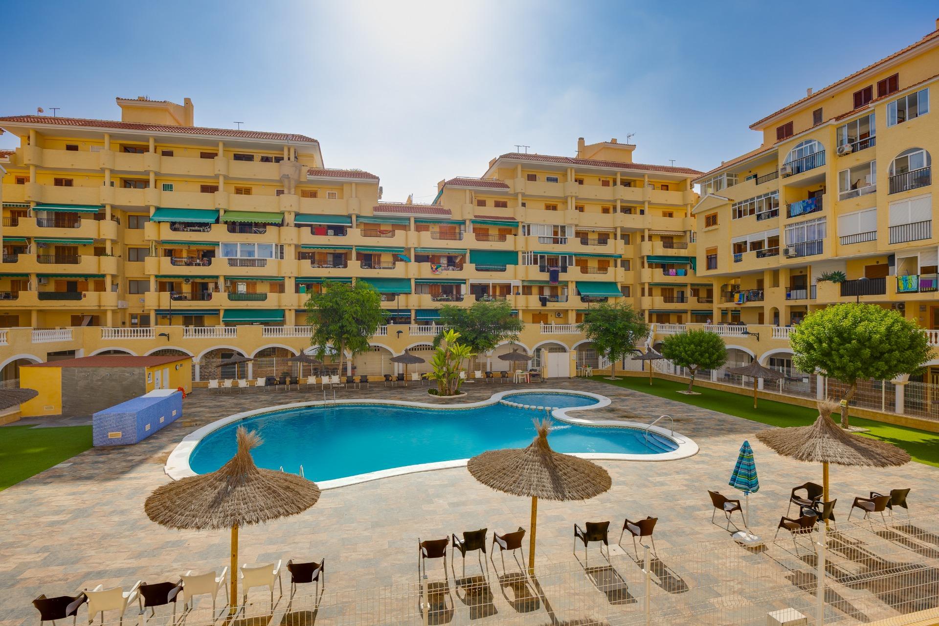 Planta baja en Torrevieja en la zona de Los Europeos – MH100