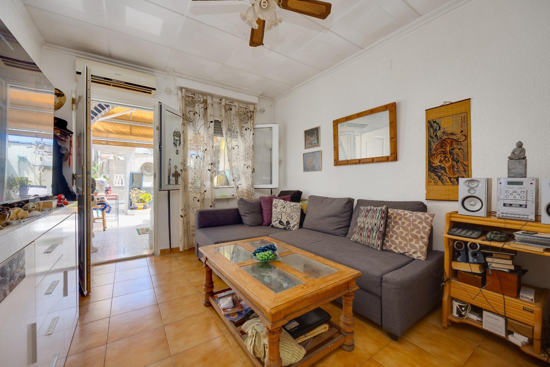 Bungalow en Torrevieja en la zona de Nueva Torrevieja – MH094
