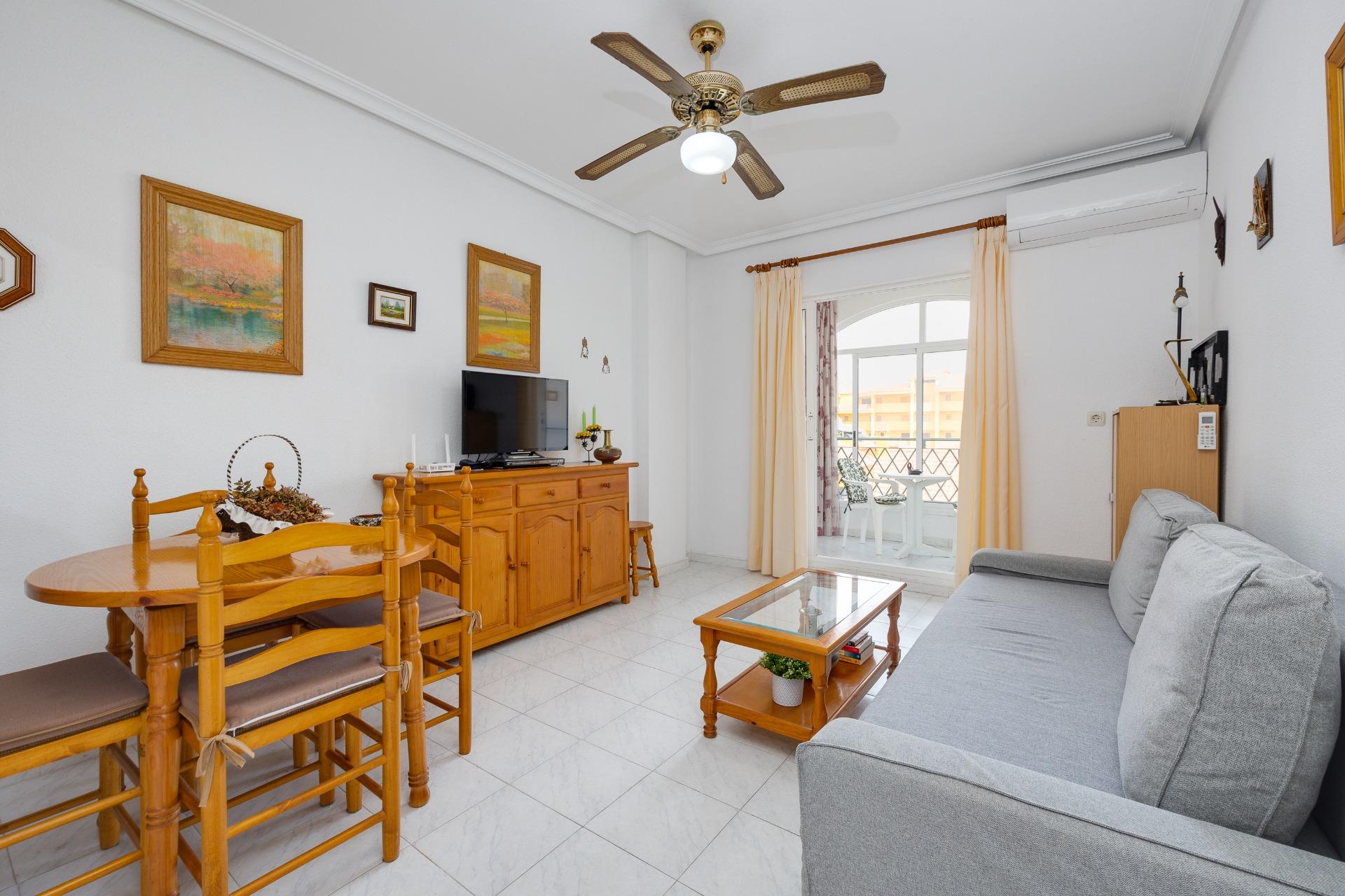 Apartamento en Torrevieja en la zona de Los Europeos – MH086