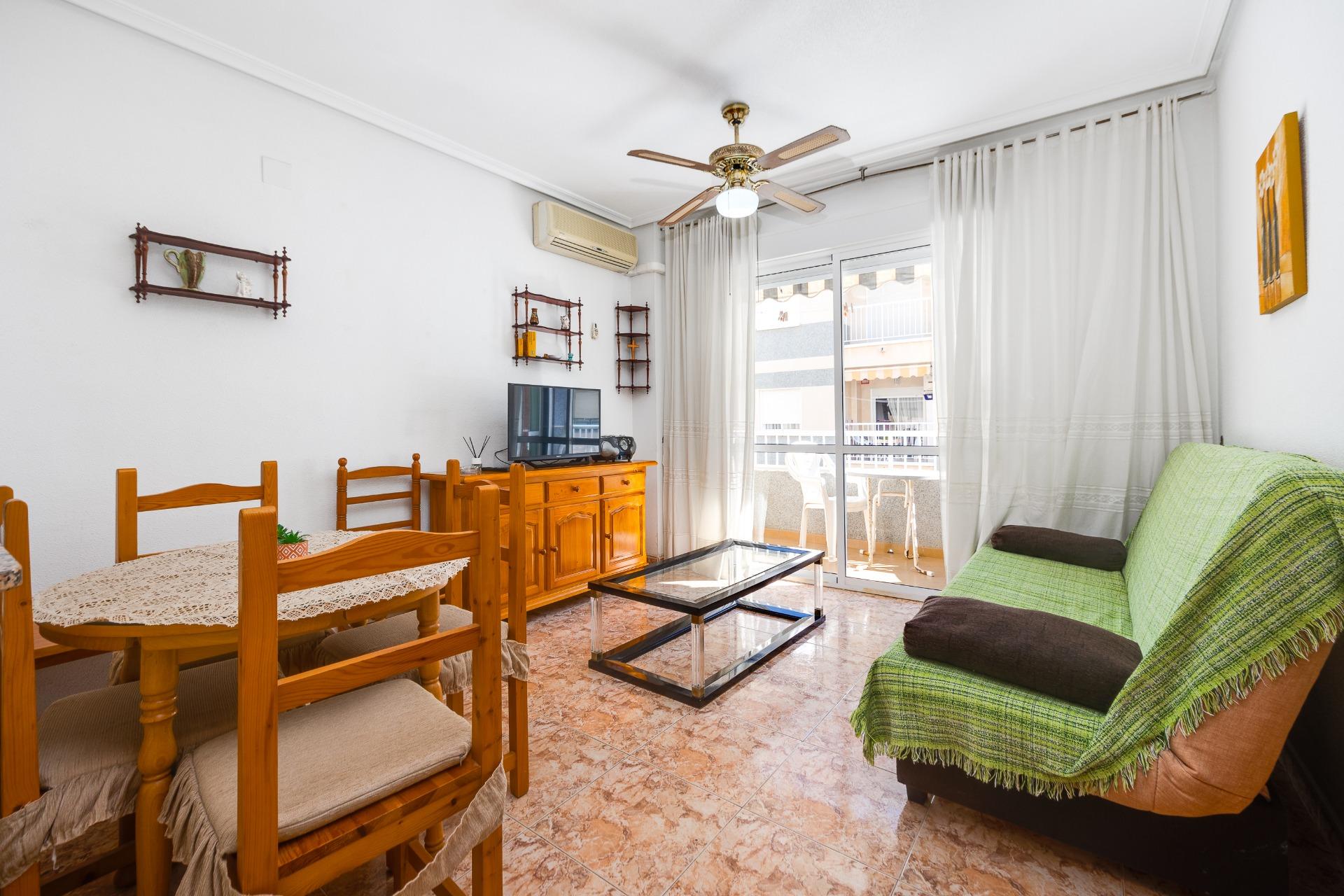 Apartamento en Torrevieja en la zona de Estacion de autobuses – MH075