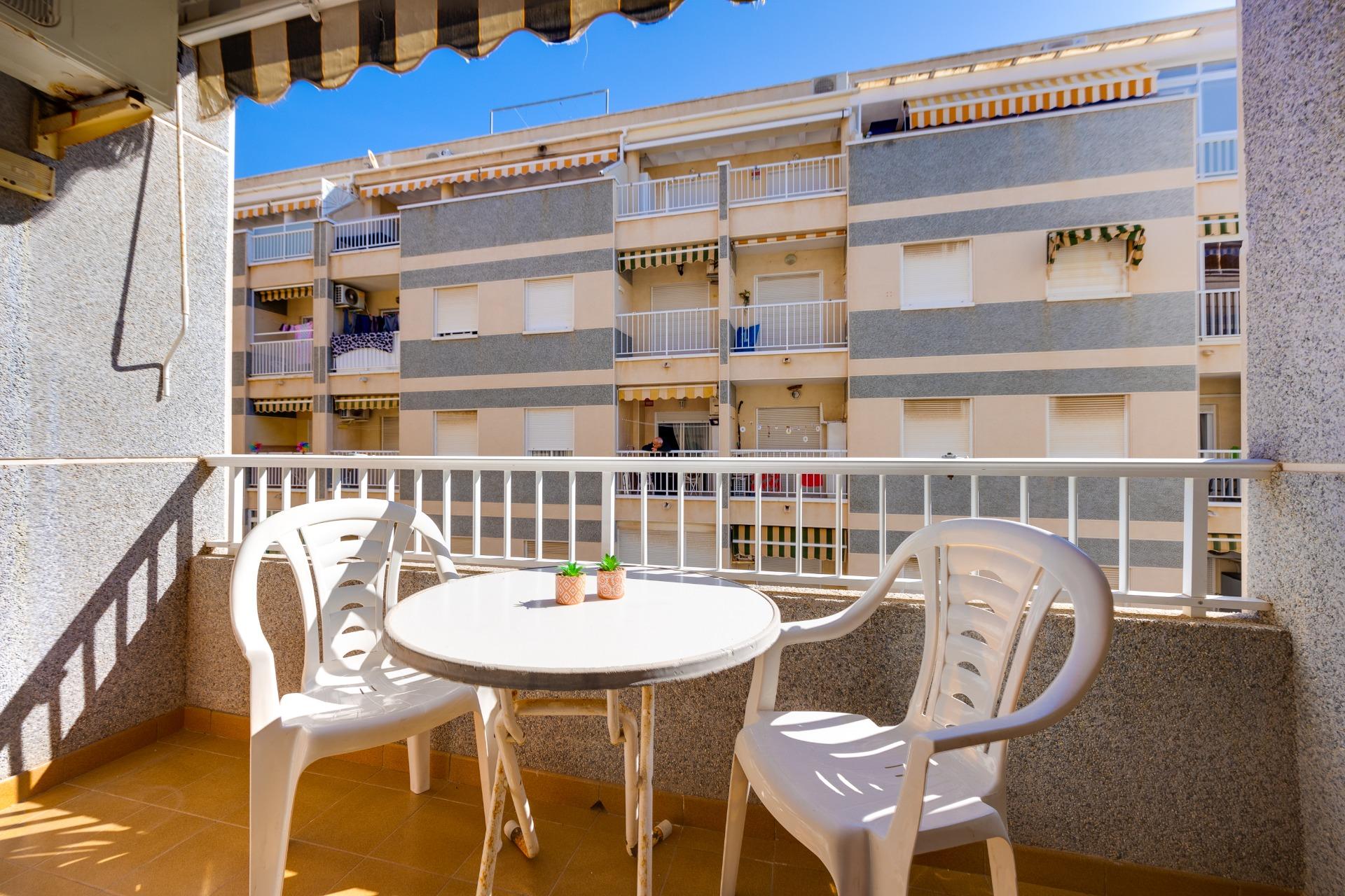 Apartamento en Torrevieja en la zona de Estacion de autobuses – MH075