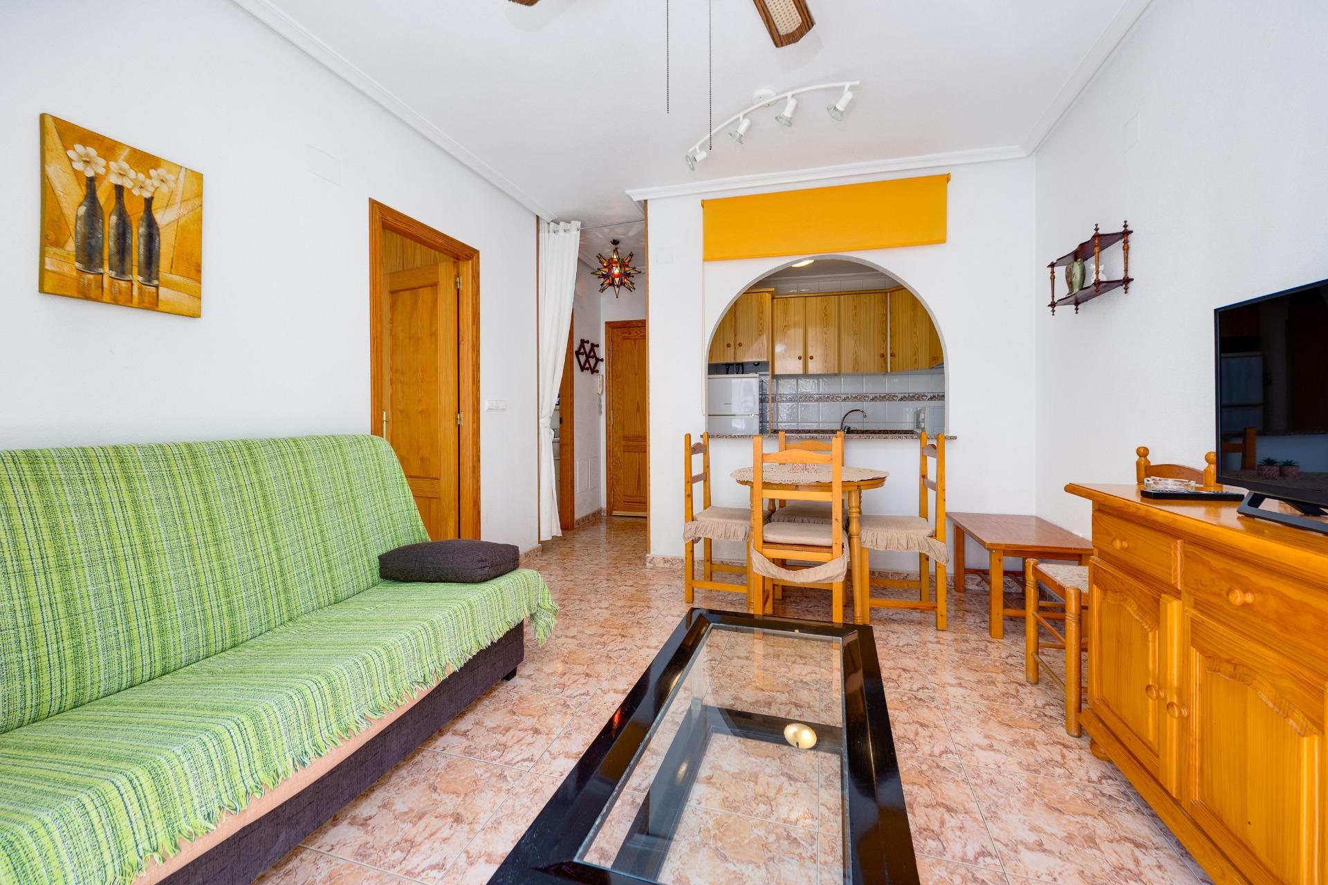 Apartamento en Torrevieja en la zona de Estacion de autobuses – MH075