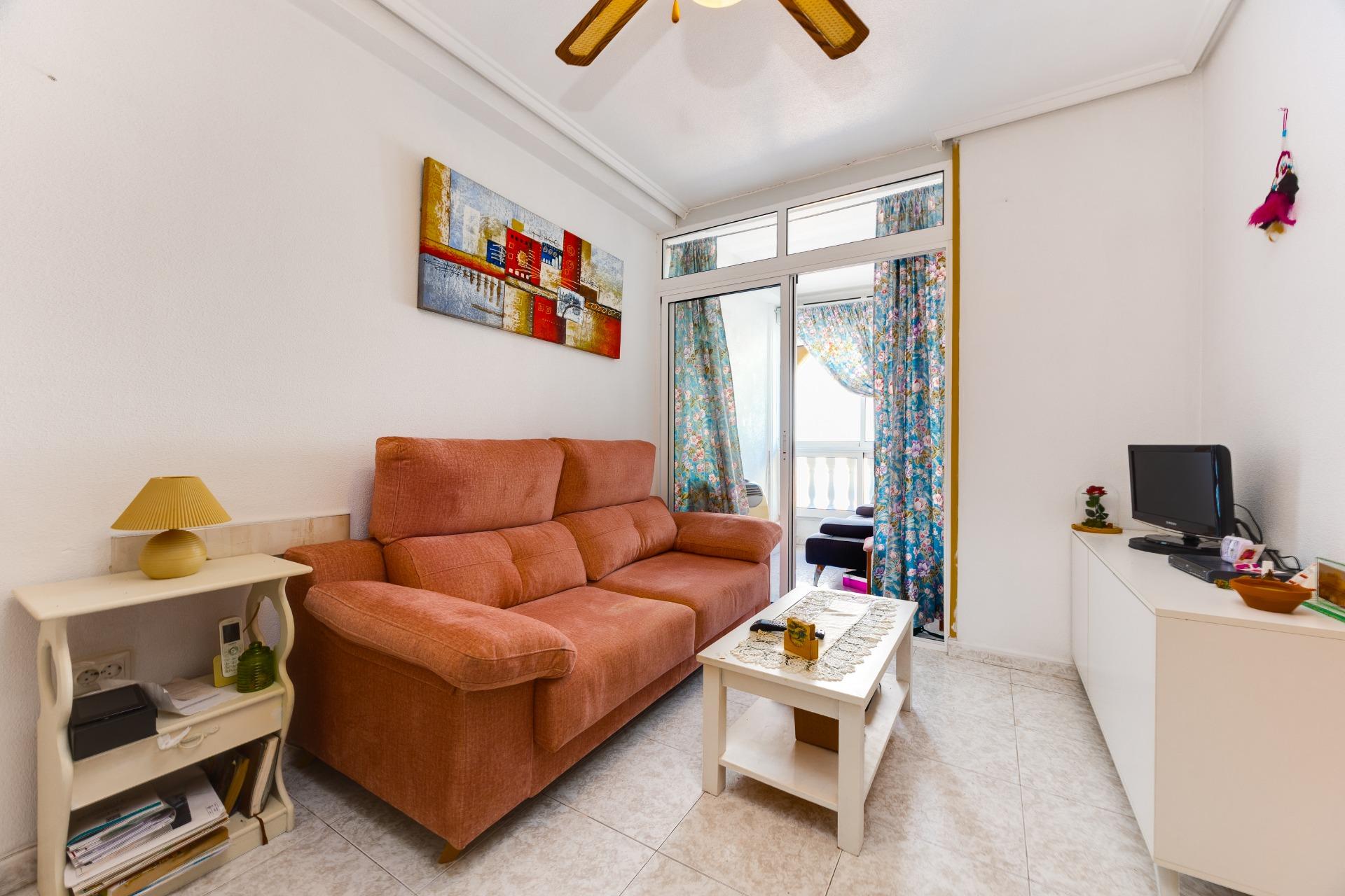 Apartamento en Torrevieja en la zona de Playa de los Locos – MH107