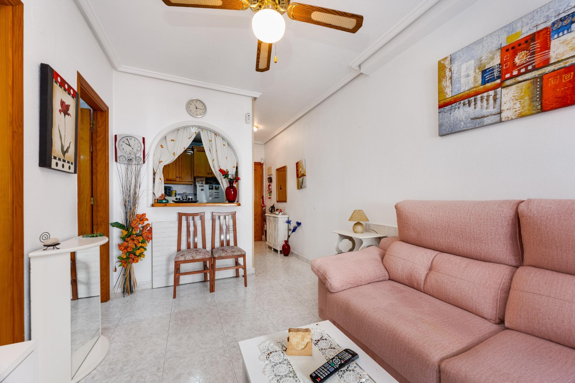 Apartamento en Torrevieja en la zona de Playa de los Locos – MH107