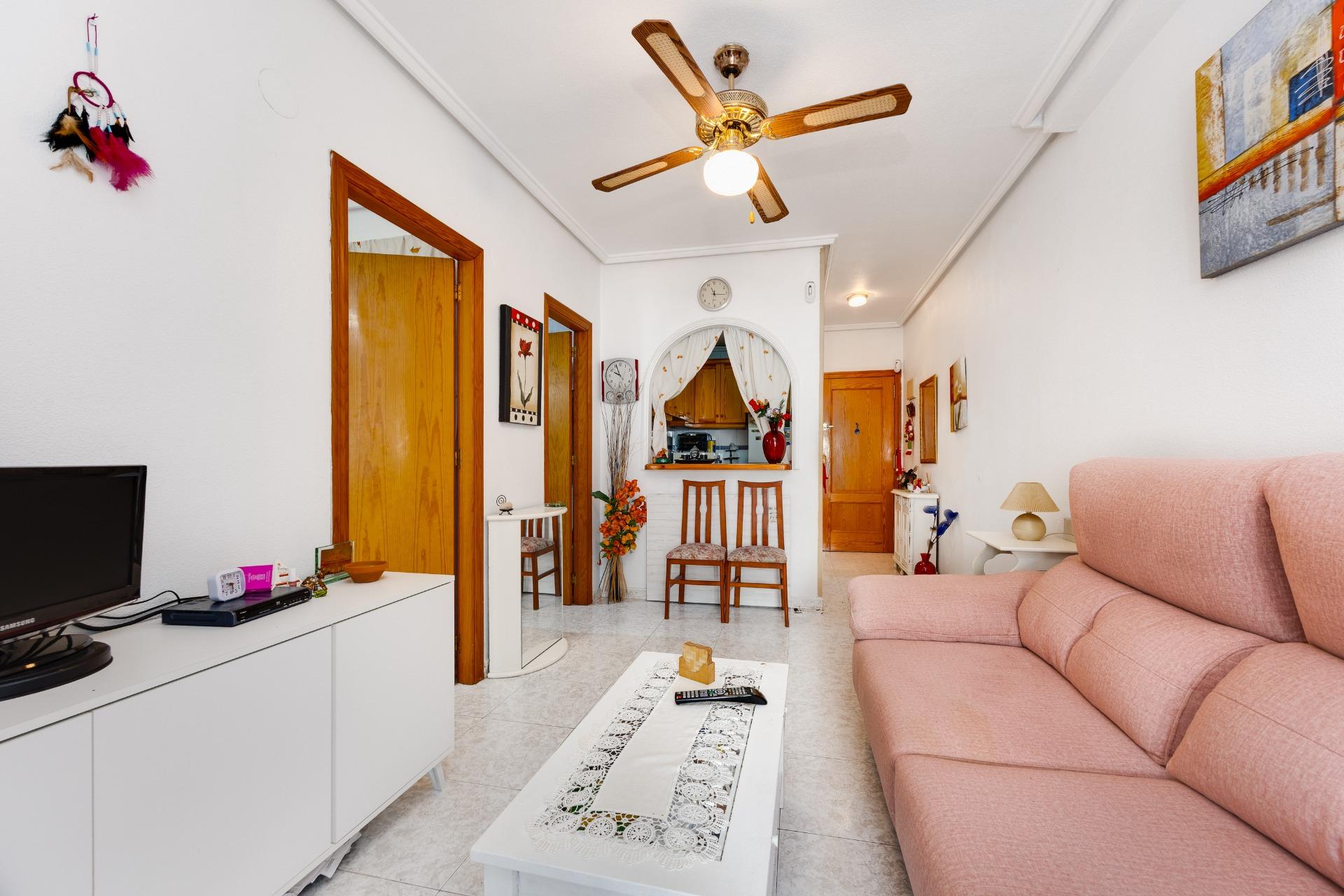 Apartamento en Torrevieja en la zona de Playa de los Locos – MH107