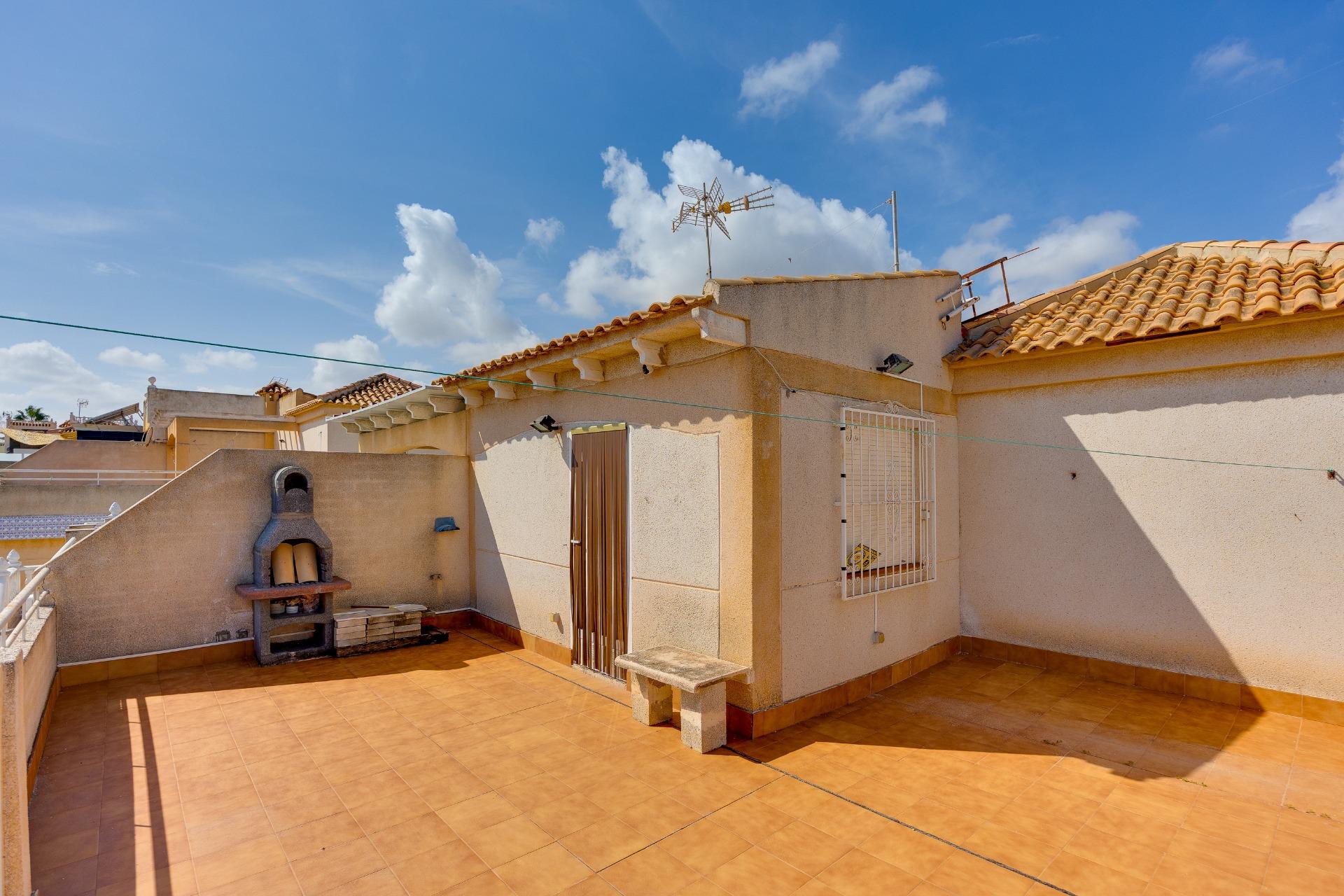 Bungalow en Torrevieja en la zona de Los altos – MH105