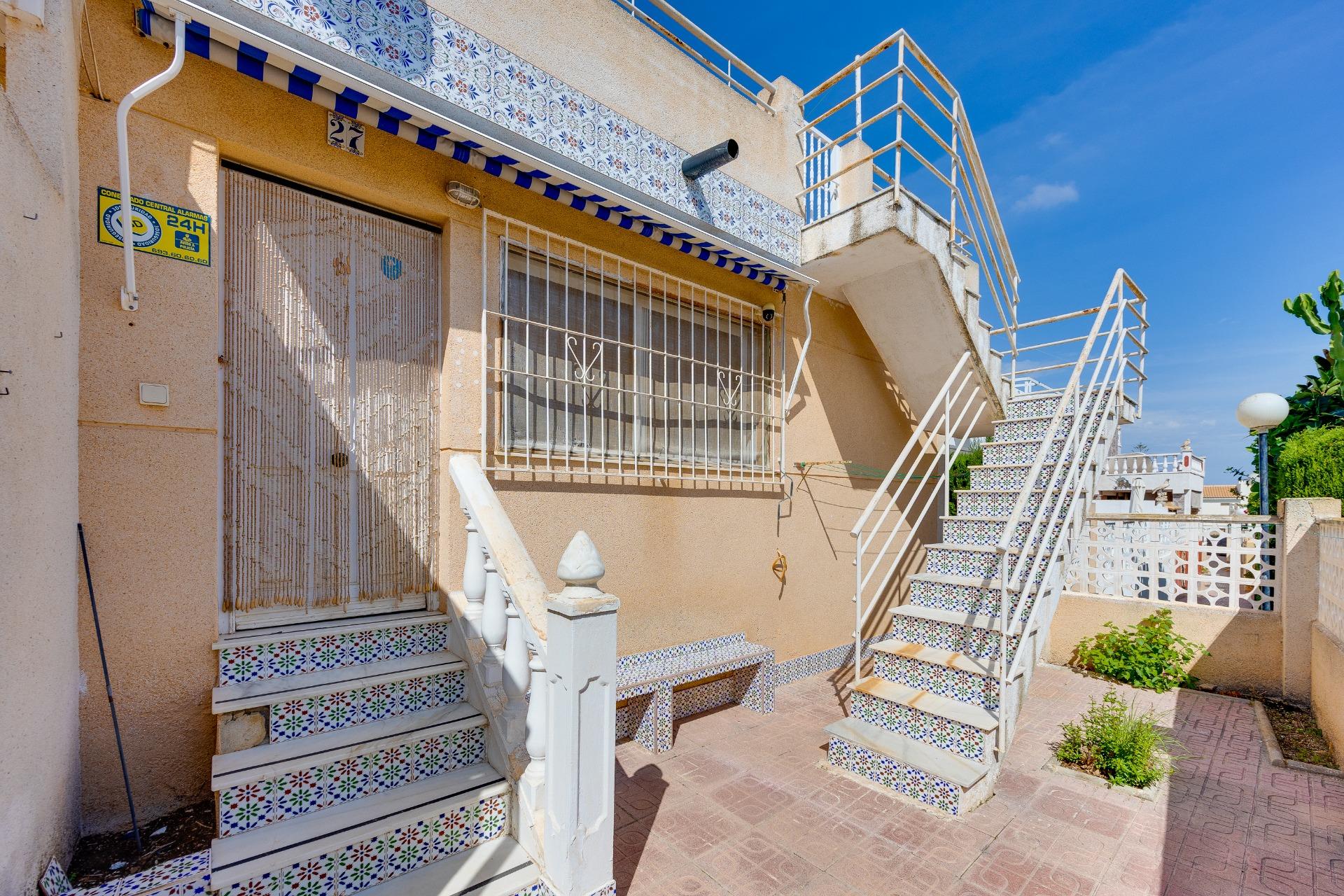 Bungalow en Torrevieja en la zona de Los altos – MH105